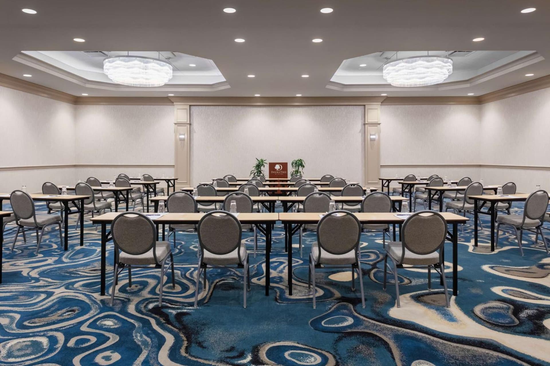 DoubleTree by Hilton Hotel Burlington Vermont gallery photo in Burlington, VT — image 40
