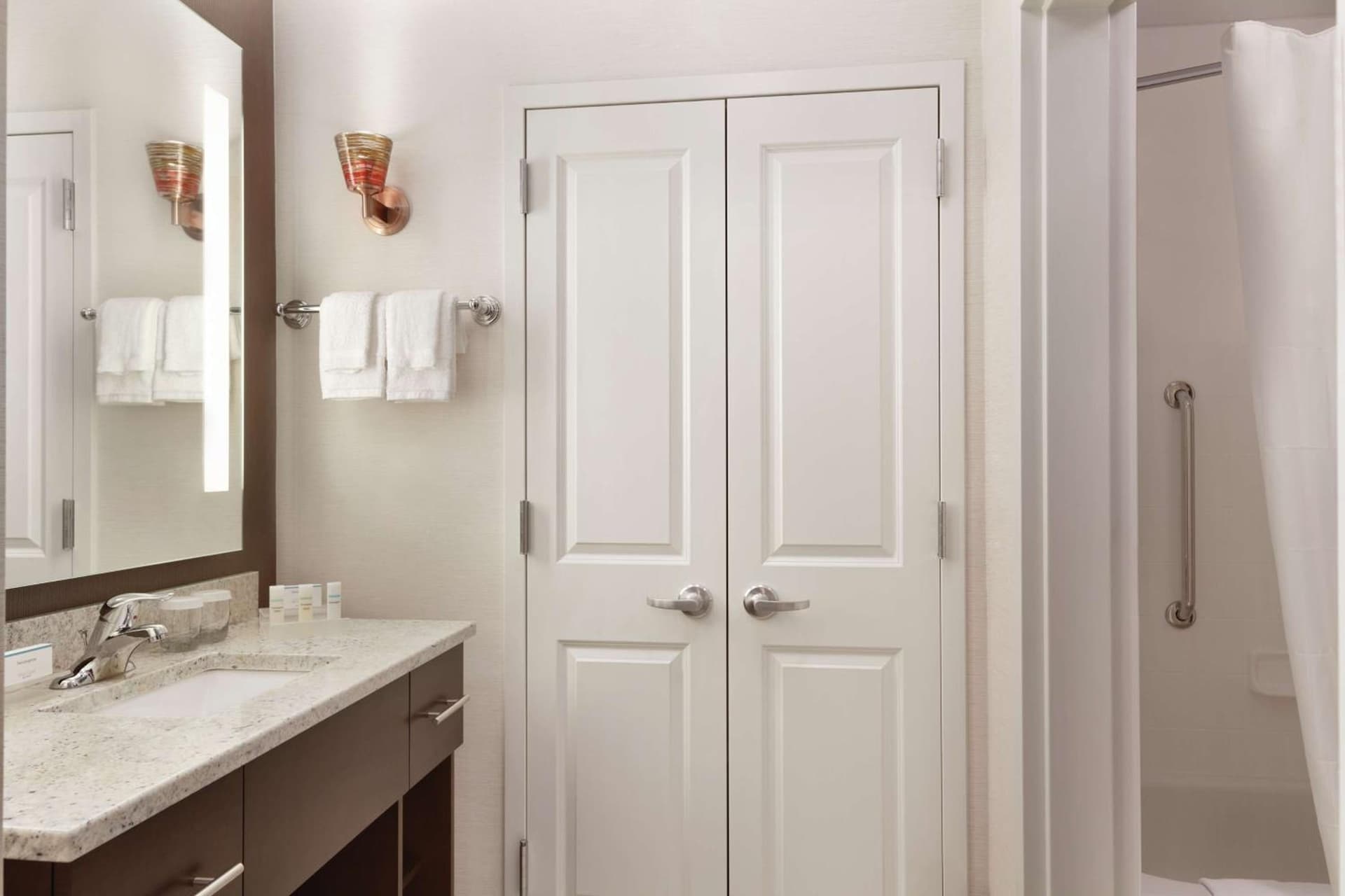 Homewood Suites by Hilton Burlington gallery photo in Burlington, VT — image 25