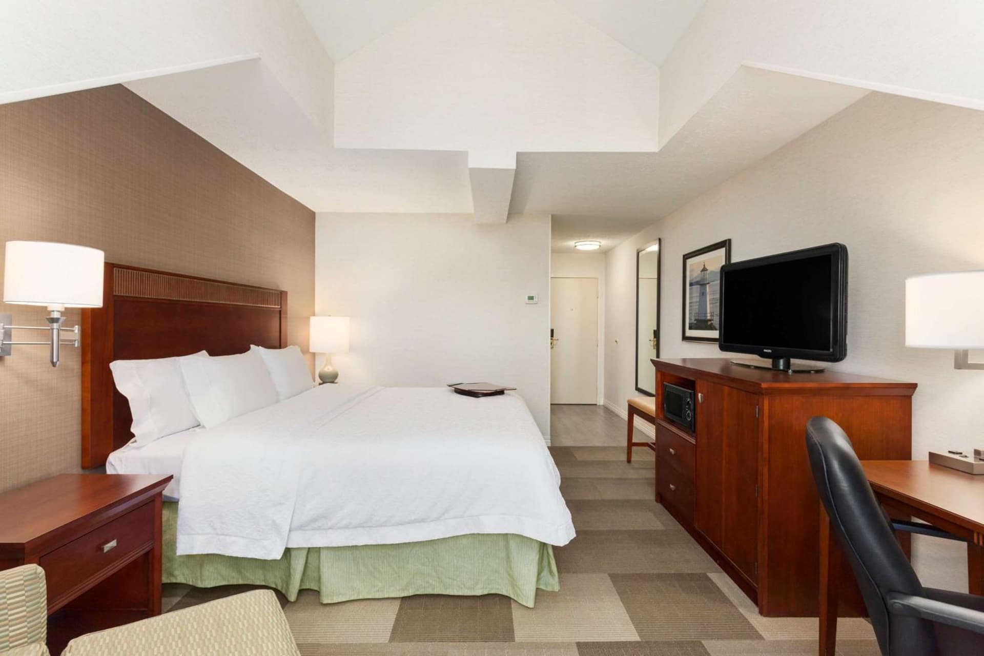 Hampton Inn Burlington - Colchester interior in Burlington, VT — gallery photo 2