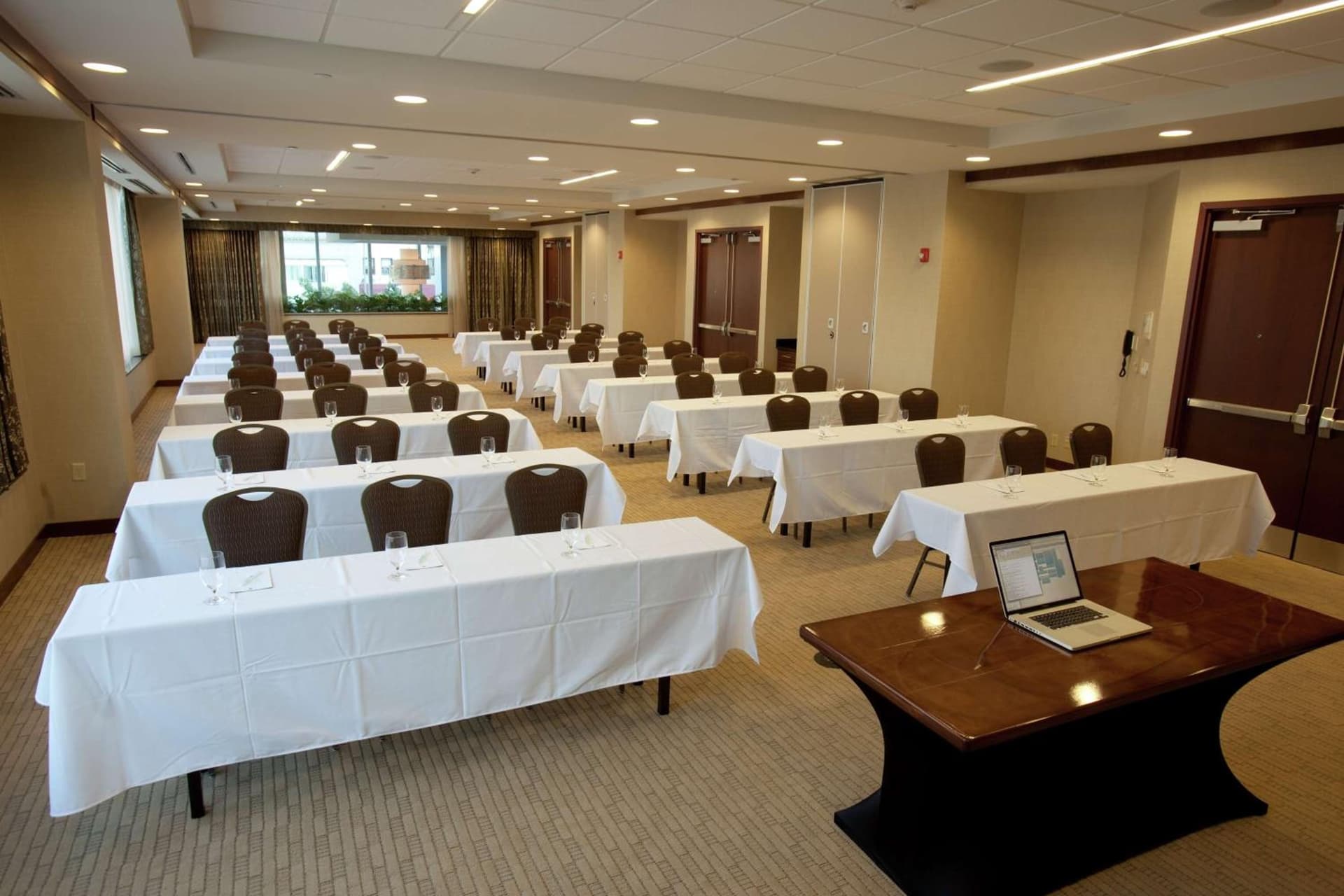 Embassy Suites Buffalo gallery photo in Buffalo, NY — image 8