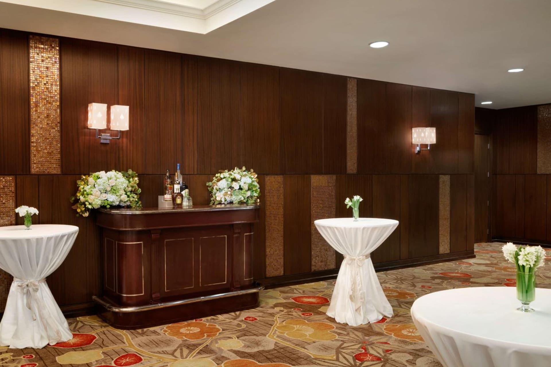 Embassy Suites Los Angeles Glendale gallery photo in Glendale, CA — image 33