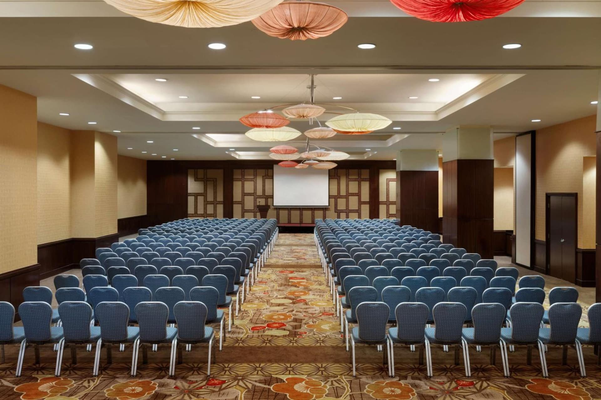Embassy Suites Los Angeles Glendale gallery photo in Glendale, CA — image 5