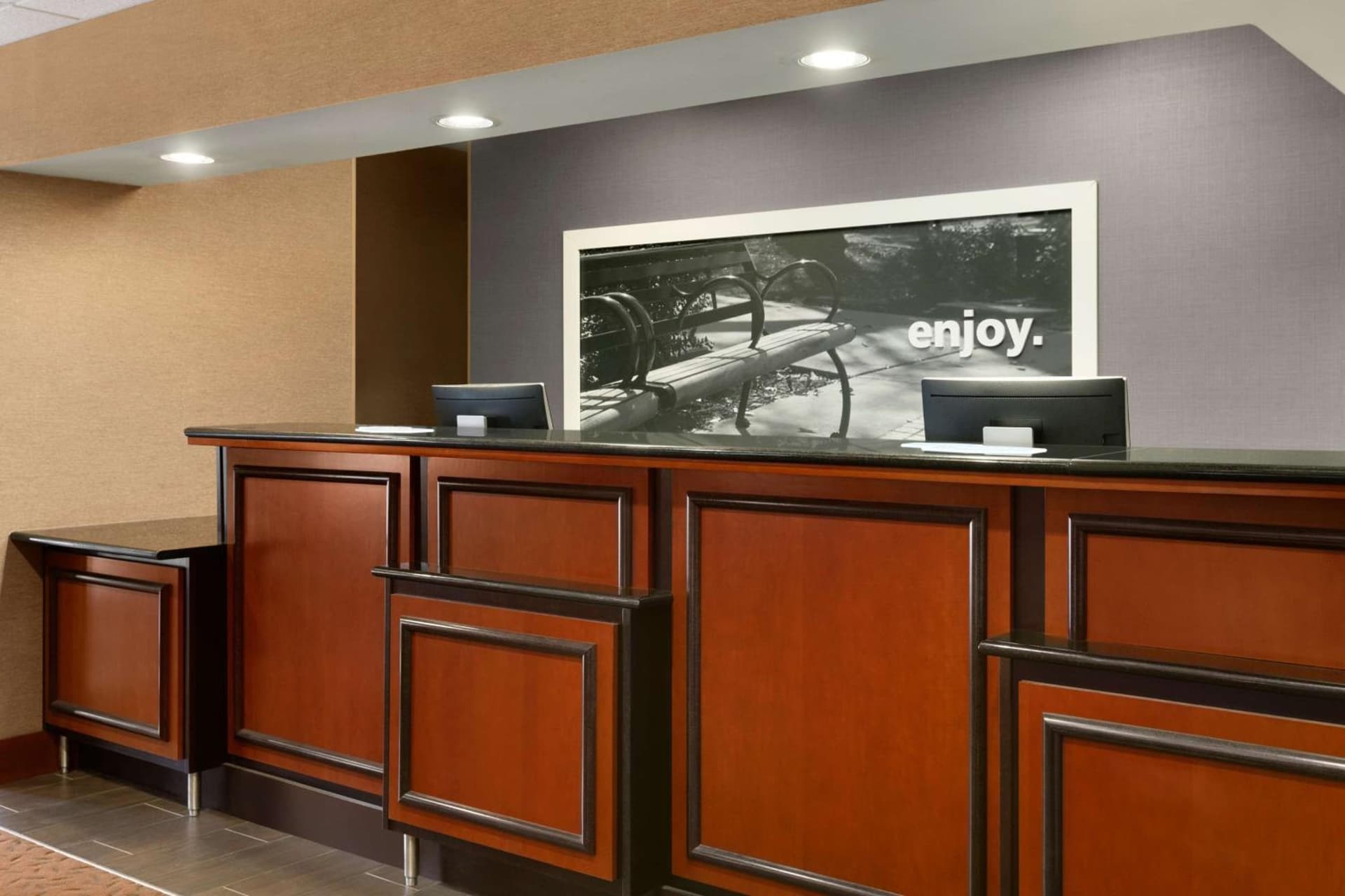 Hampton Inn Akron-Fairlawn interior in Montrose, OH — gallery photo 2