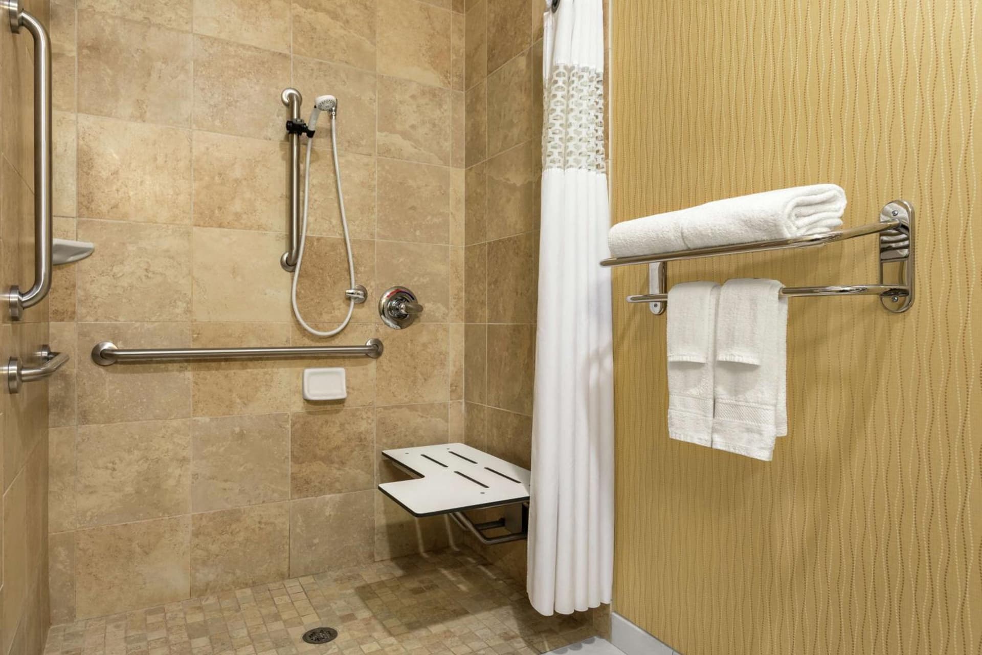 Hampton Inn Akron-Fairlawn gallery photo in Montrose, OH — image 11