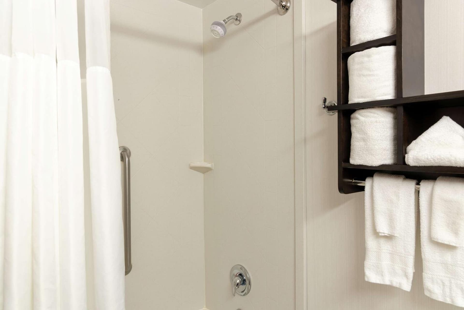 Hampton Inn Akron-South gallery photo in Akron, OH — image 17