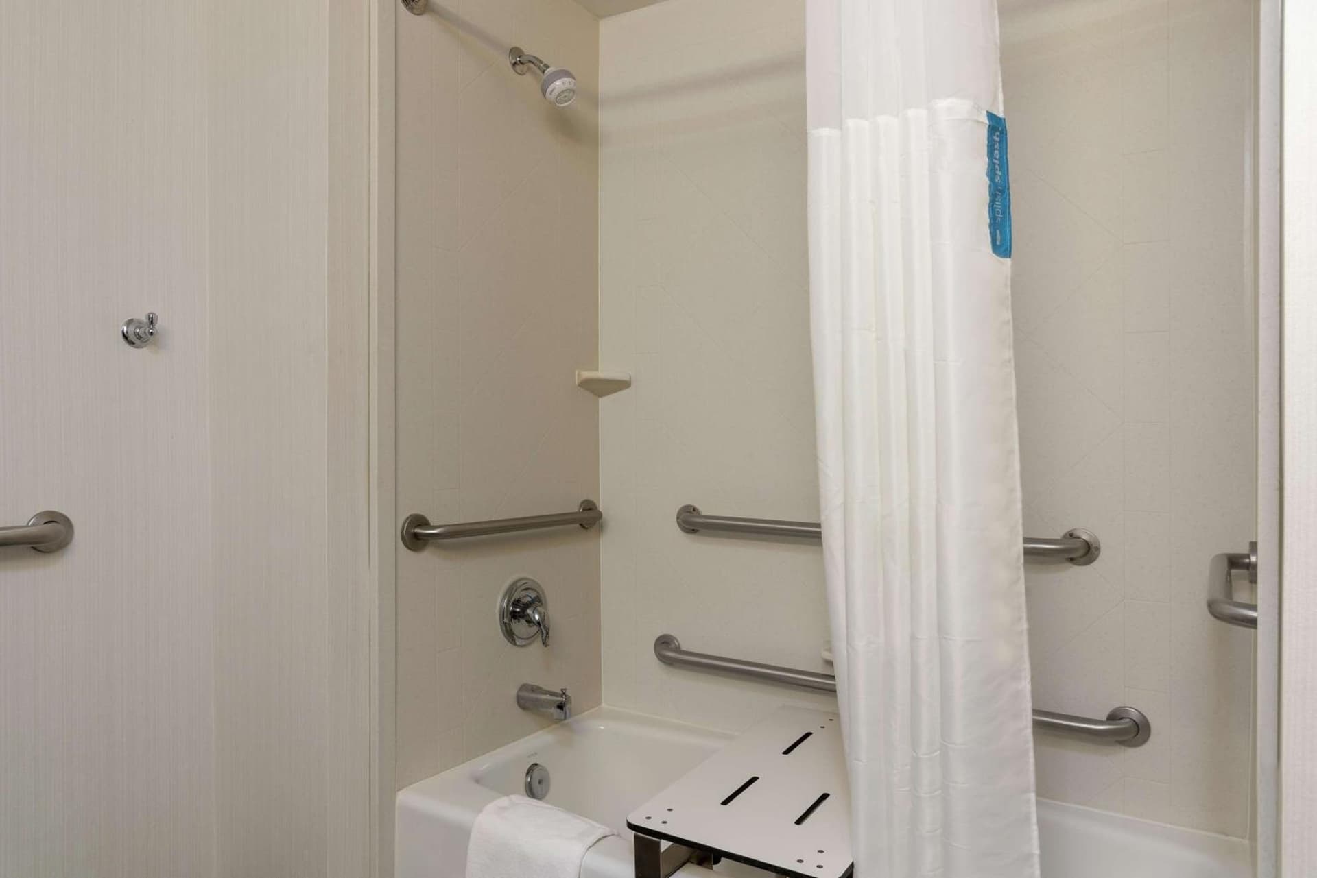 Hampton Inn Akron-South gallery photo in Akron, OH — image 35