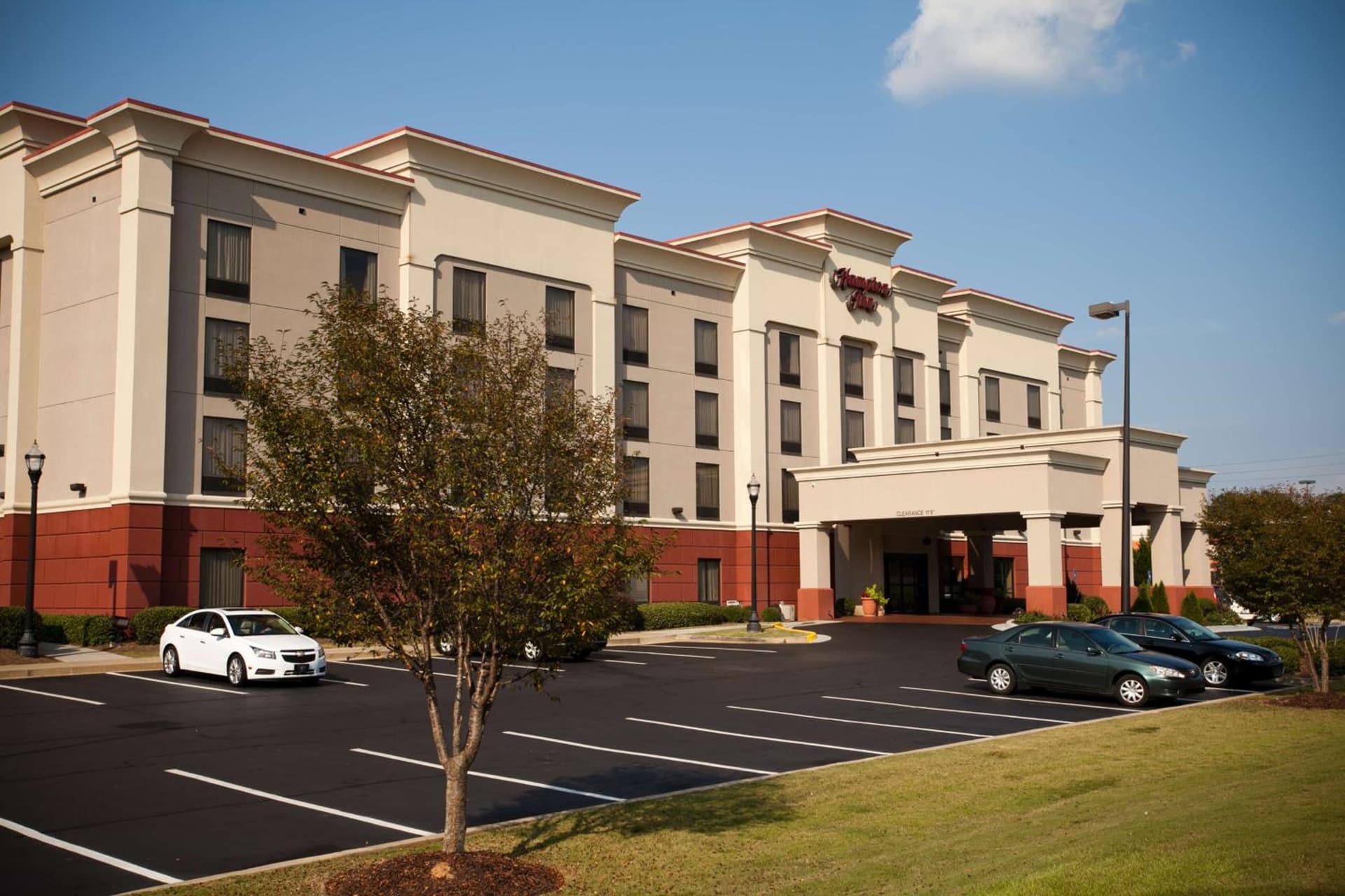 Hampton Inn Carrollton interior in Carrollton, GA — gallery photo 2