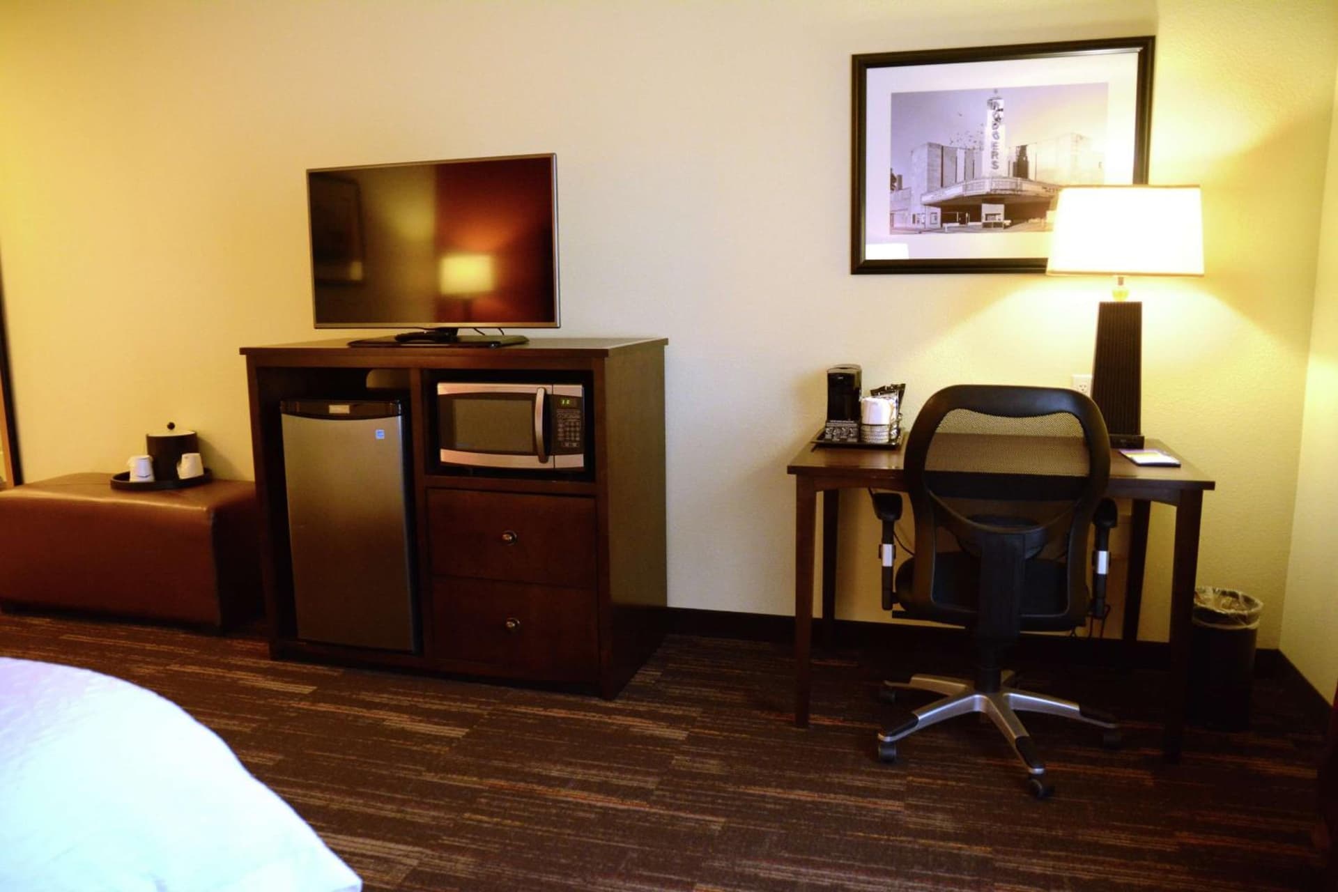 Hampton Inn Poplar Bluff interior in Poplar Bluff, MO — gallery photo 2