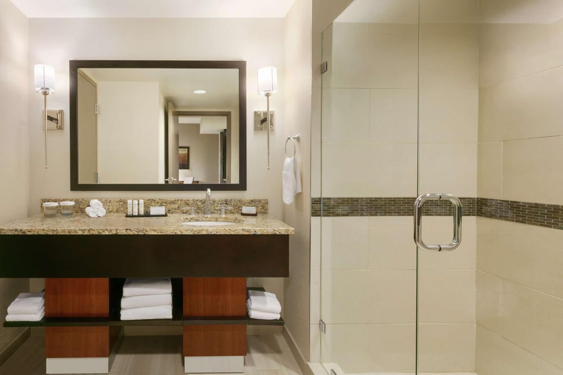 Embassy Suites Chattanooga Hamilton Place gallery photo in Chattanooga, TN — image 34