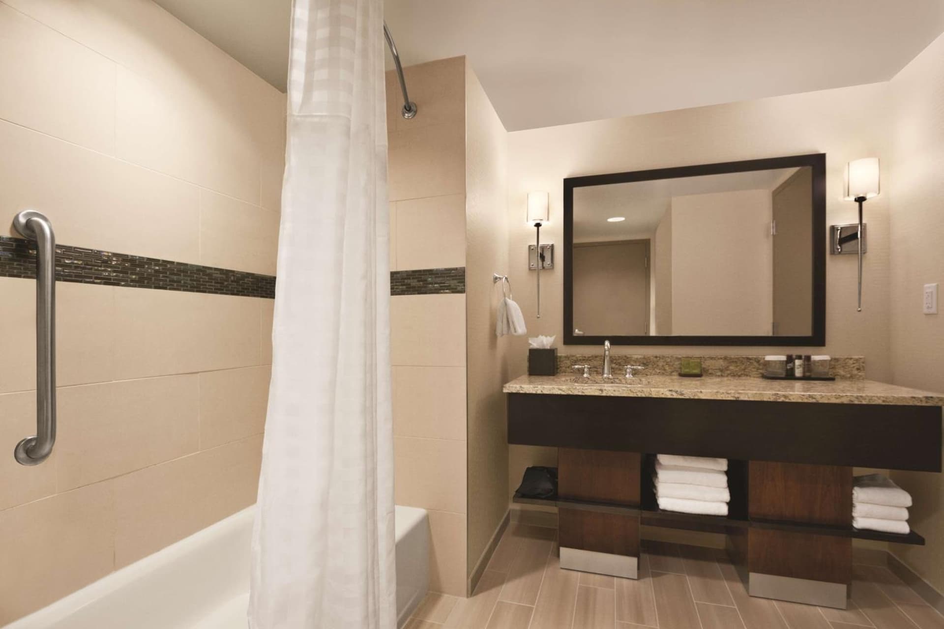 Embassy Suites Chattanooga Hamilton Place gallery photo in Chattanooga, TN — image 9