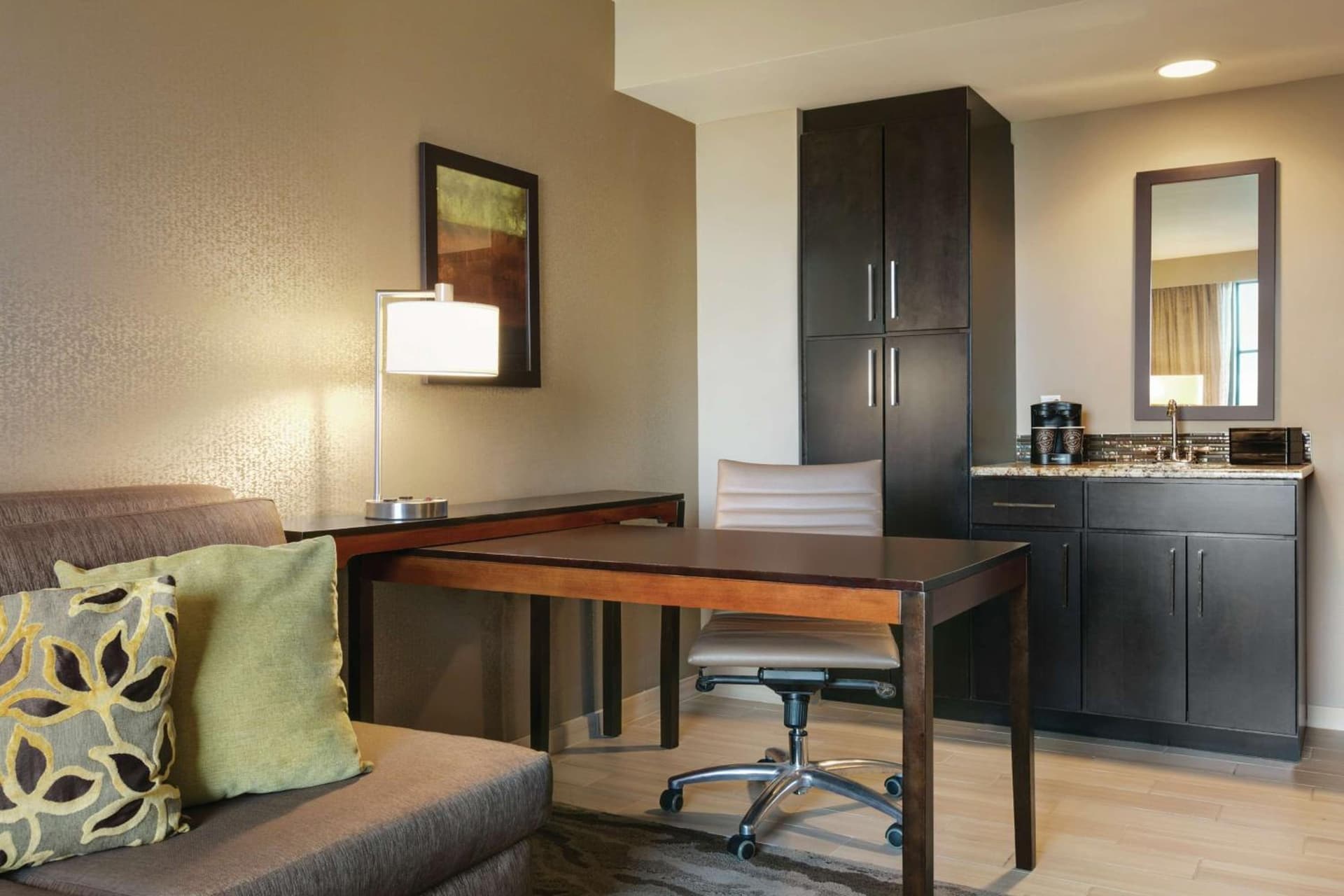 Embassy Suites Chattanooga Hamilton Place property views in Chattanooga, TN — gallery photo 3