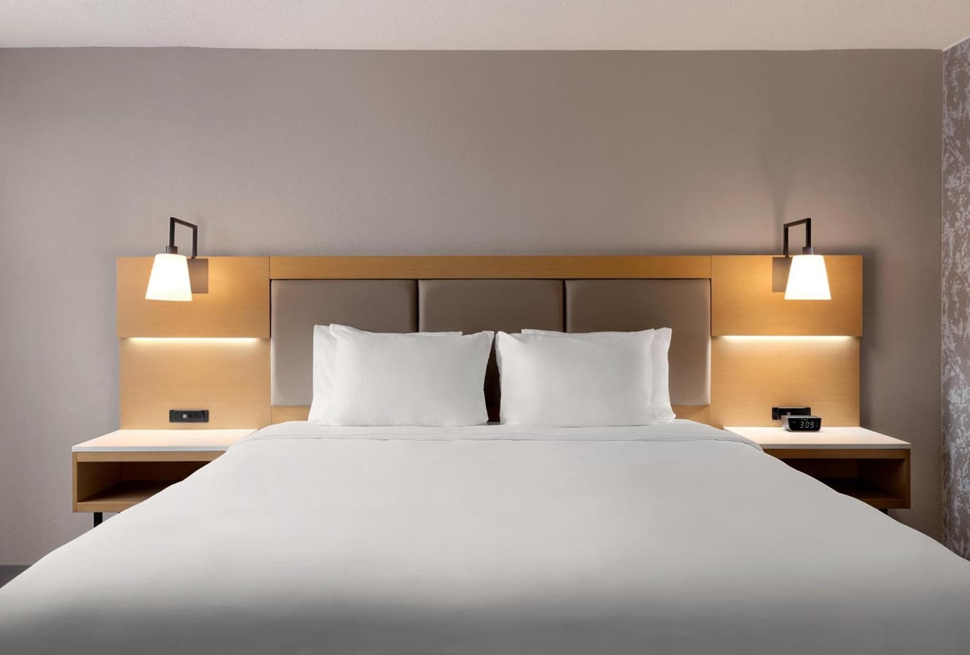 Holiday Inn Philadelphia Arpt-Stadium Area by IHG gallery photo in Philadelphia, PA — image 54