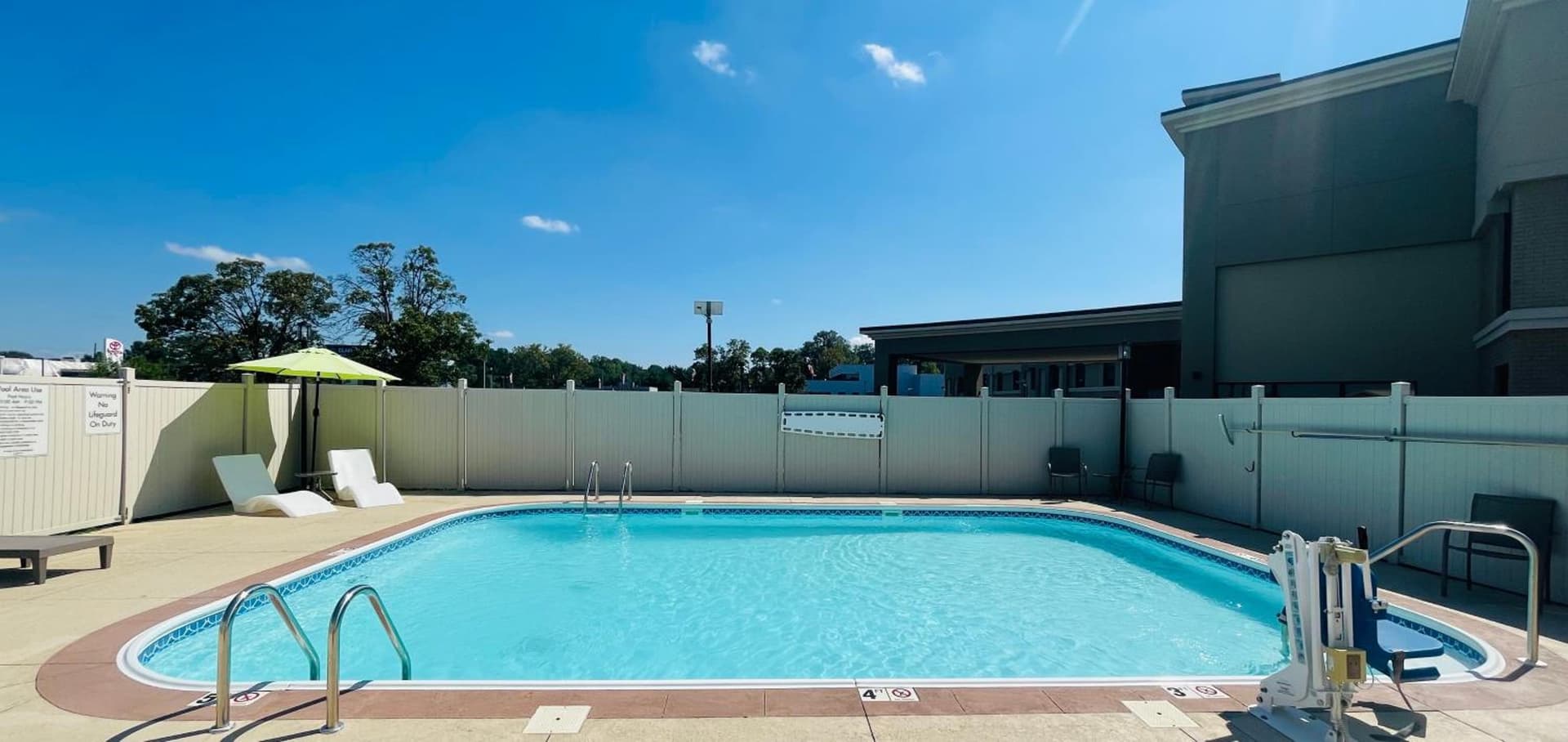 Clarion Inn & Suites Evansville Eastland Area gallery photo in Evansville, IN — image 16