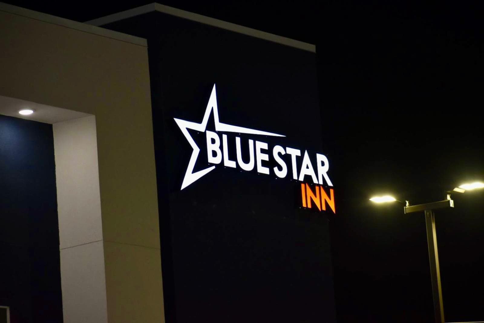 Blue Star Inn gallery photo in Houston, TX — image 13