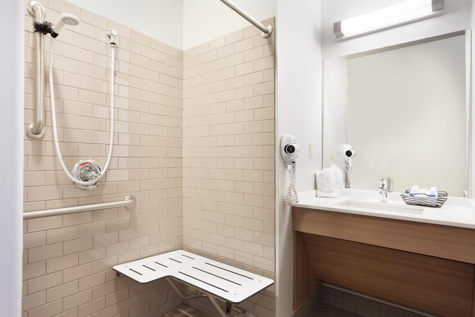 Microtel Inn & Suites by Wyndham Georgetown Delaware Beaches gallery photo in Georgetown, DE — image 32
