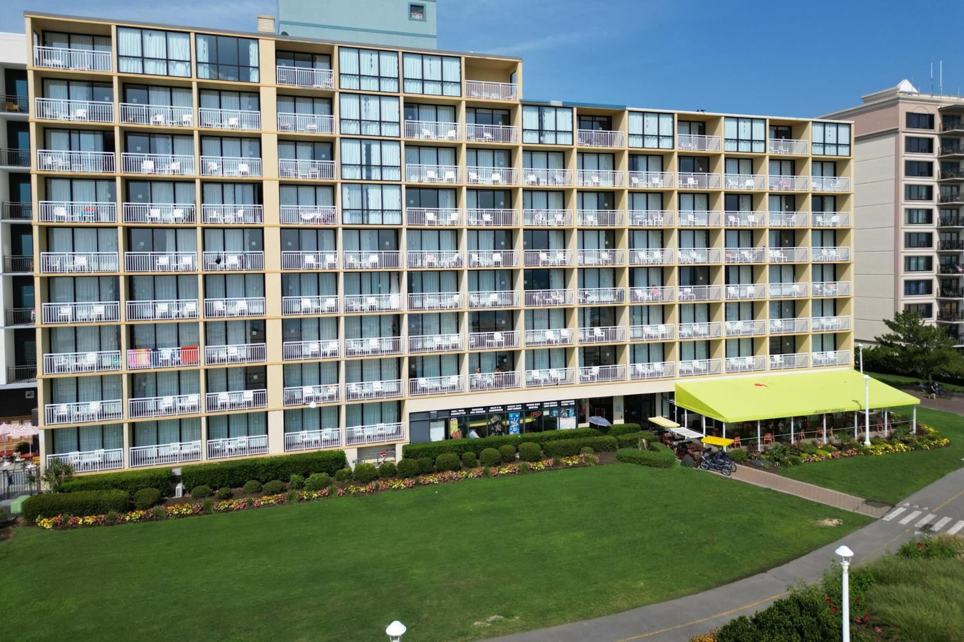 Four Points by Sheraton Virginia Beach Oceanfront interior in Virginia Beach, VA — gallery photo 2
