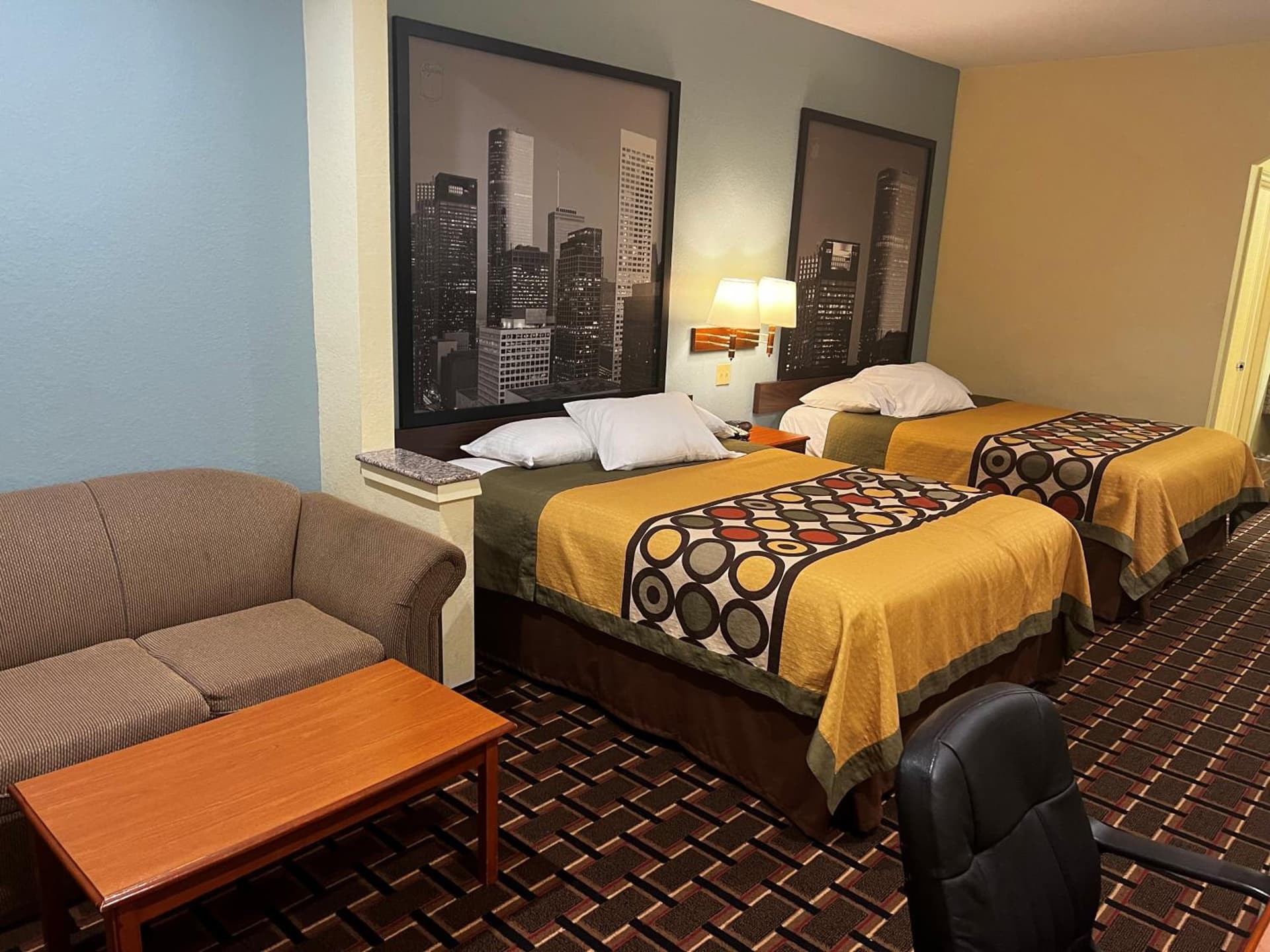 Super 8 by Wyndham Stafford Sugarland Area interior in Stafford, TX — gallery photo 2