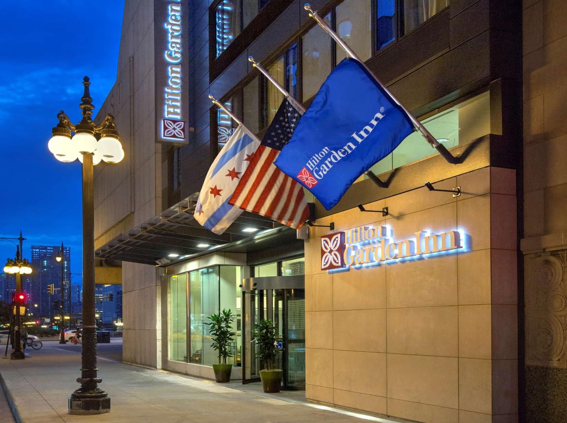 Hilton Garden Inn Chicago Downtown Riverwalk featured exterior or lobby in Chicago, IL — similar hotel