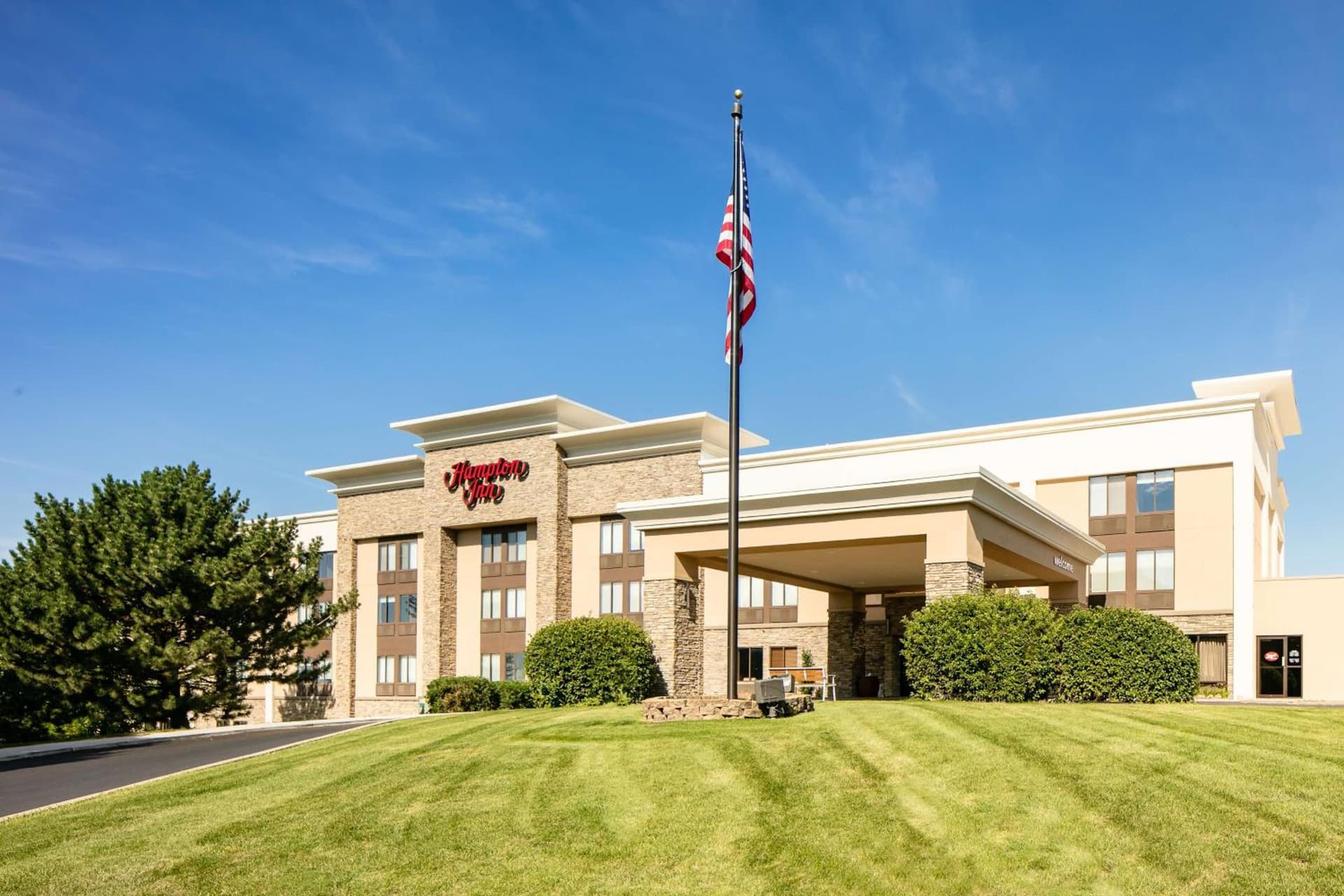 Hampton Inn Iowa City/Coralville featured exterior or lobby in Coralville, IA — similar hotel