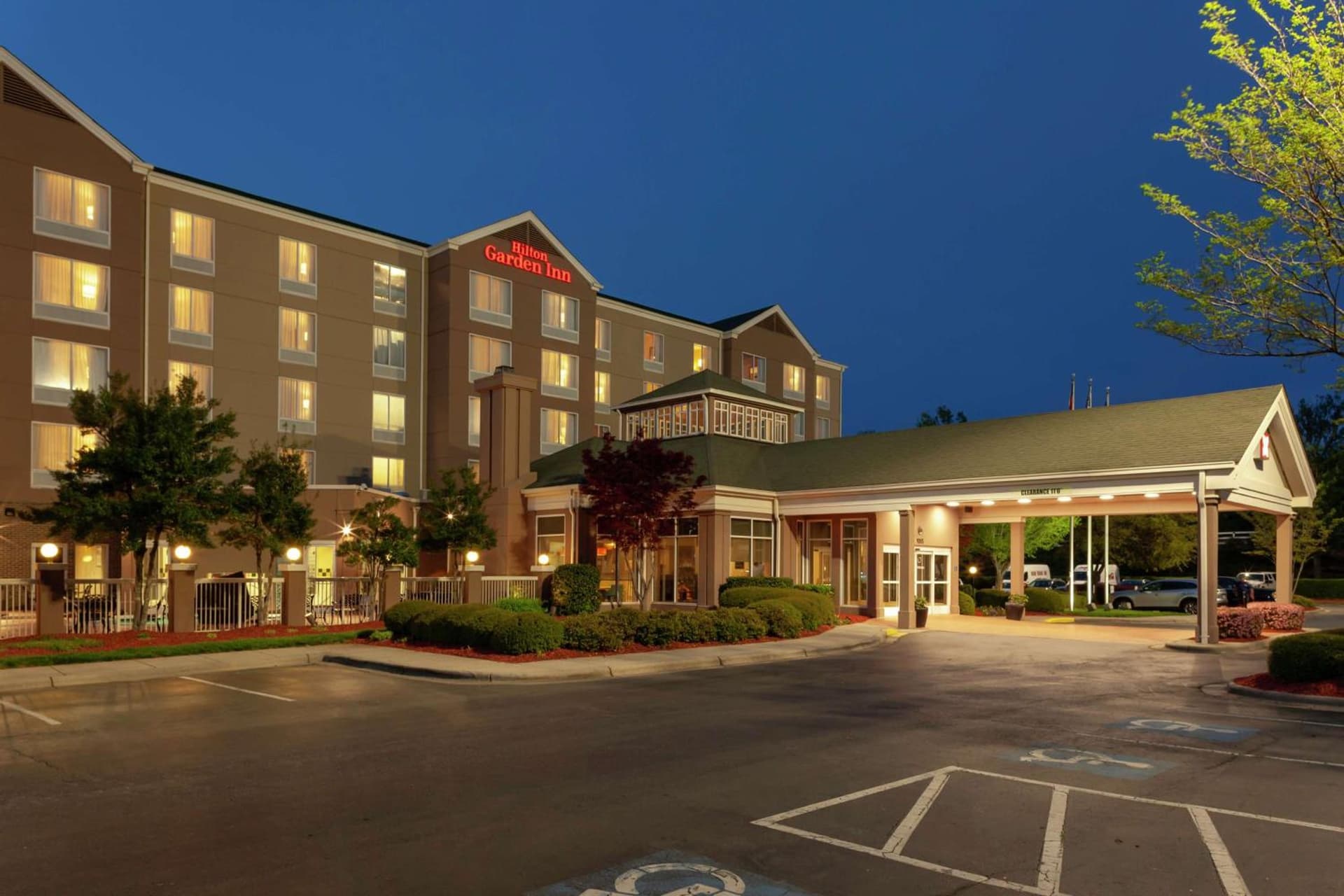 Hilton Garden Inn Charlotte North interior in Charlotte, NC — gallery photo 2