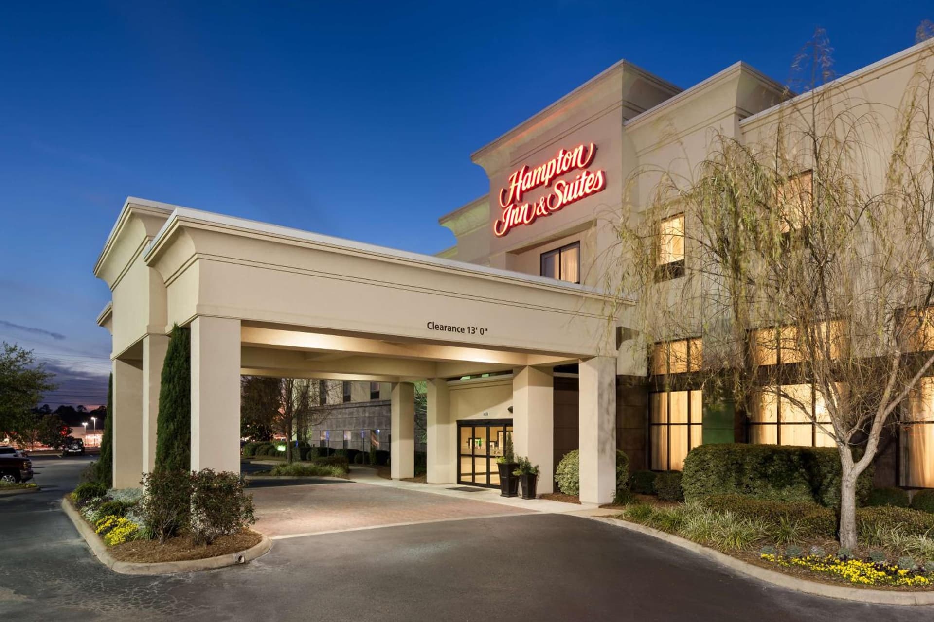 Hampton Inn & Suites Dothan featured exterior or lobby in Dothan, AL — similar hotel