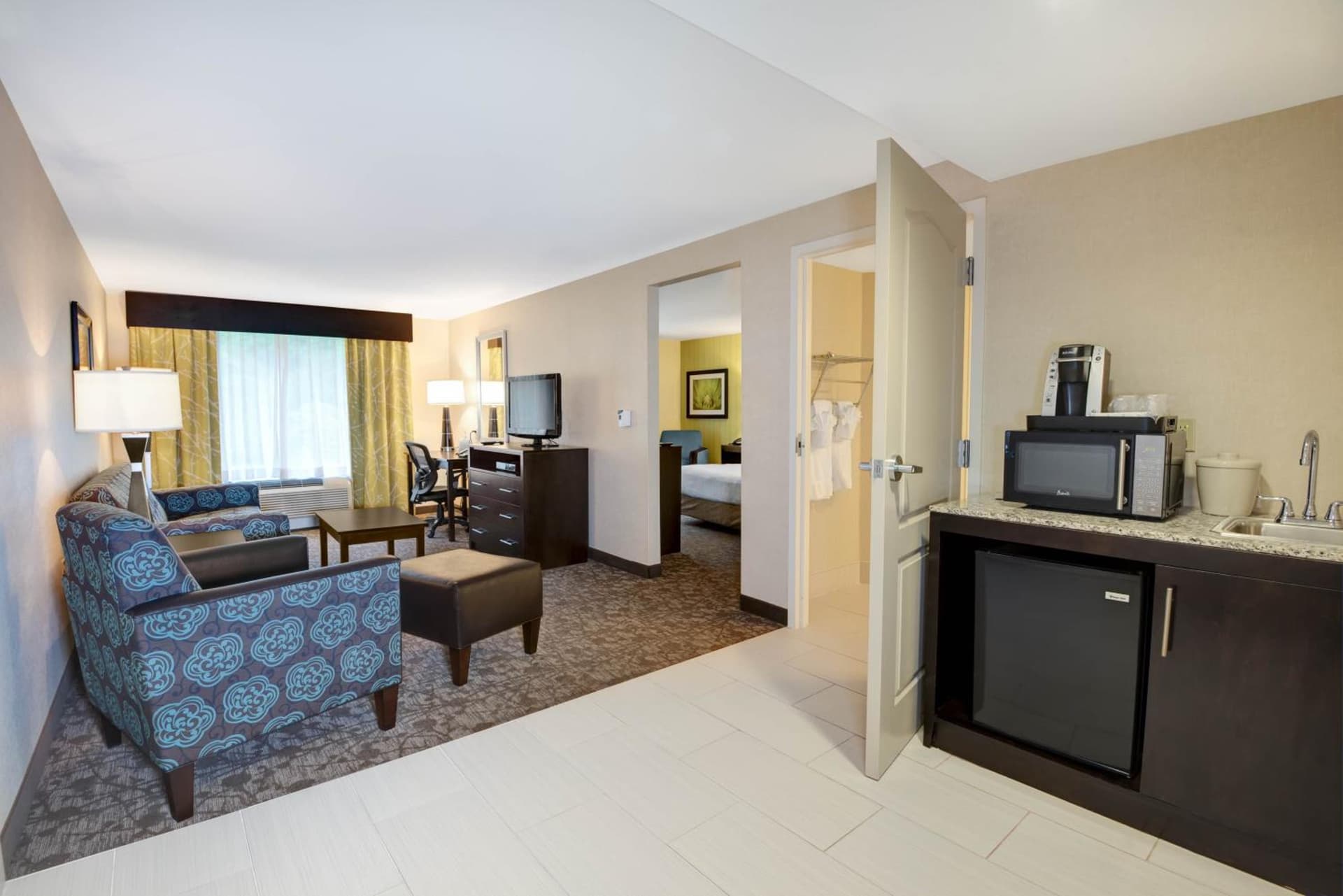 Holiday Inn Express - Neptune by IHG gallery photo in Neptune City, NJ — image 16