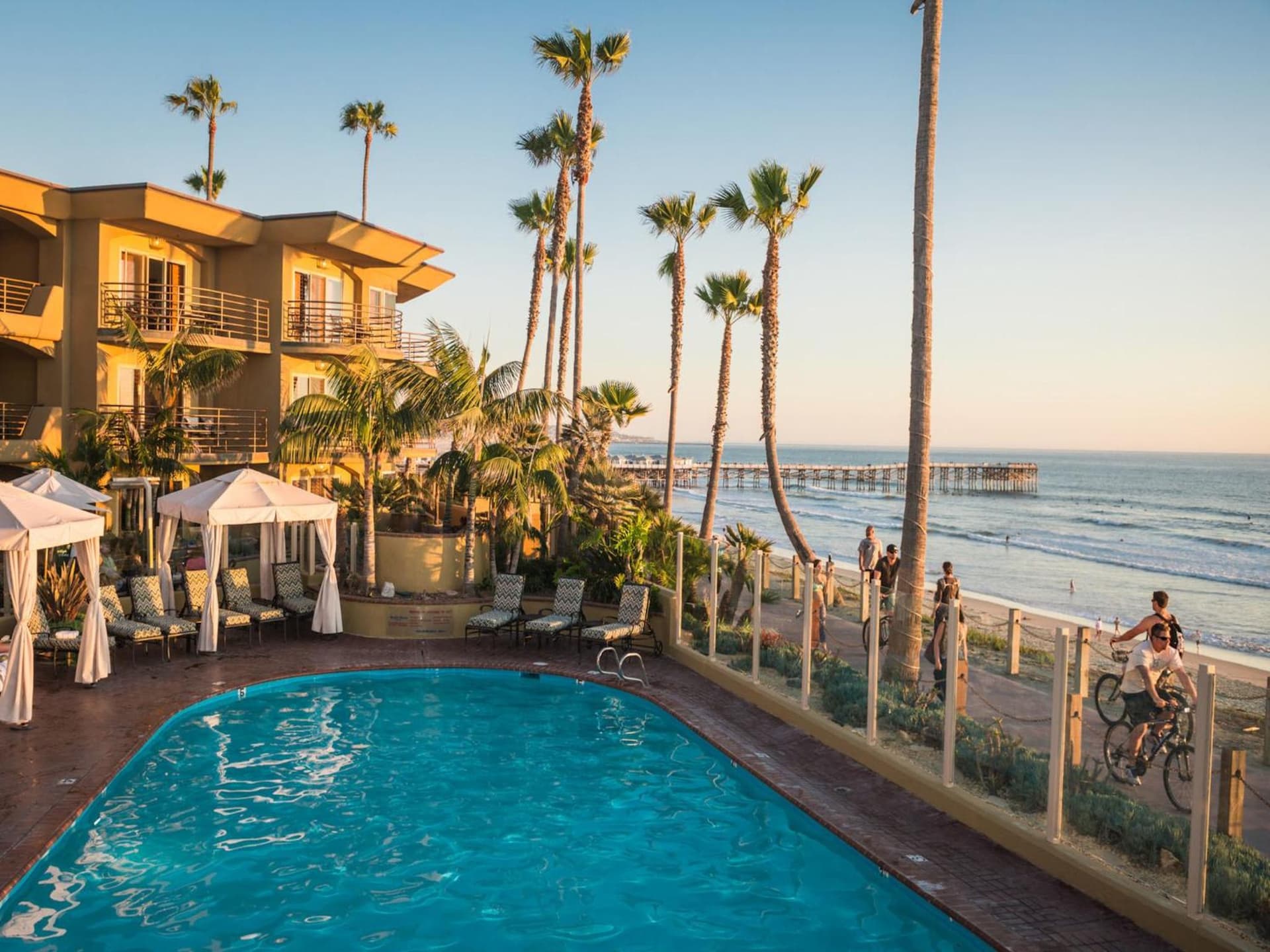 Pacific Terrace Hotel interior in San Diego, CA — gallery photo 2