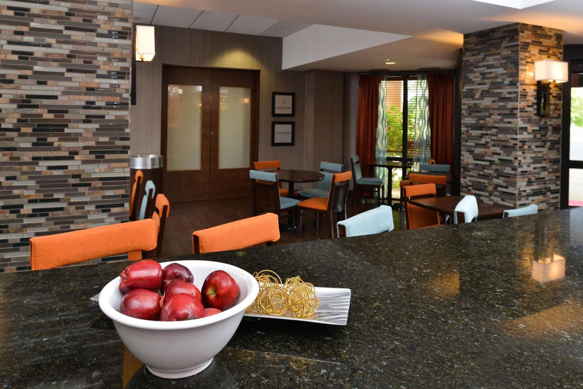 Hampton Inn Chicago-Carol Stream gallery photo in Carol Stream, IL — image 4