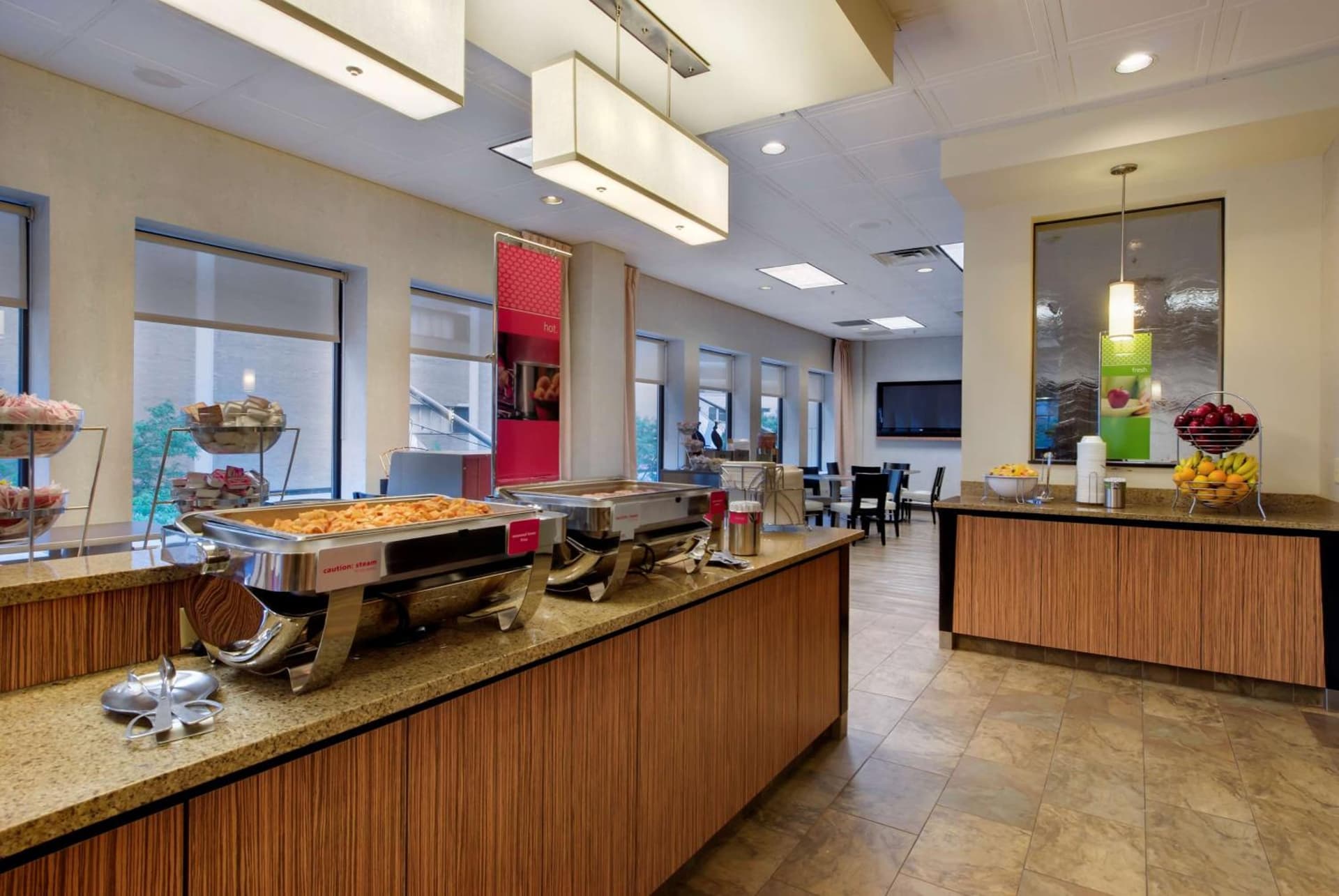 Hampton Inn & Suites Chicago-Downtown interior in Chicago, IL — gallery photo 2
