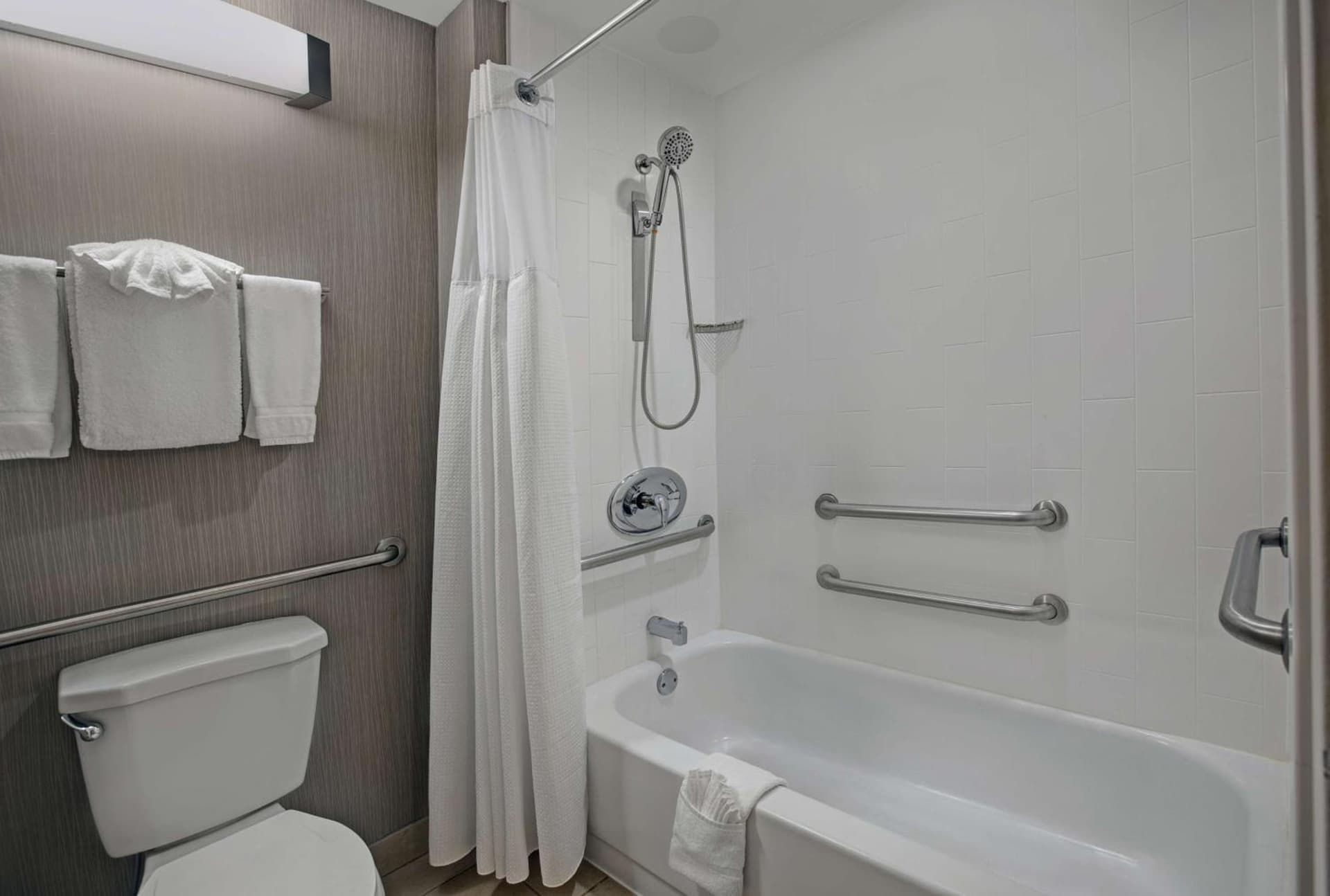 Homewood Suites by Hilton Chicago-Lincolnshire gallery photo in Lincolnshire, IL — image 21