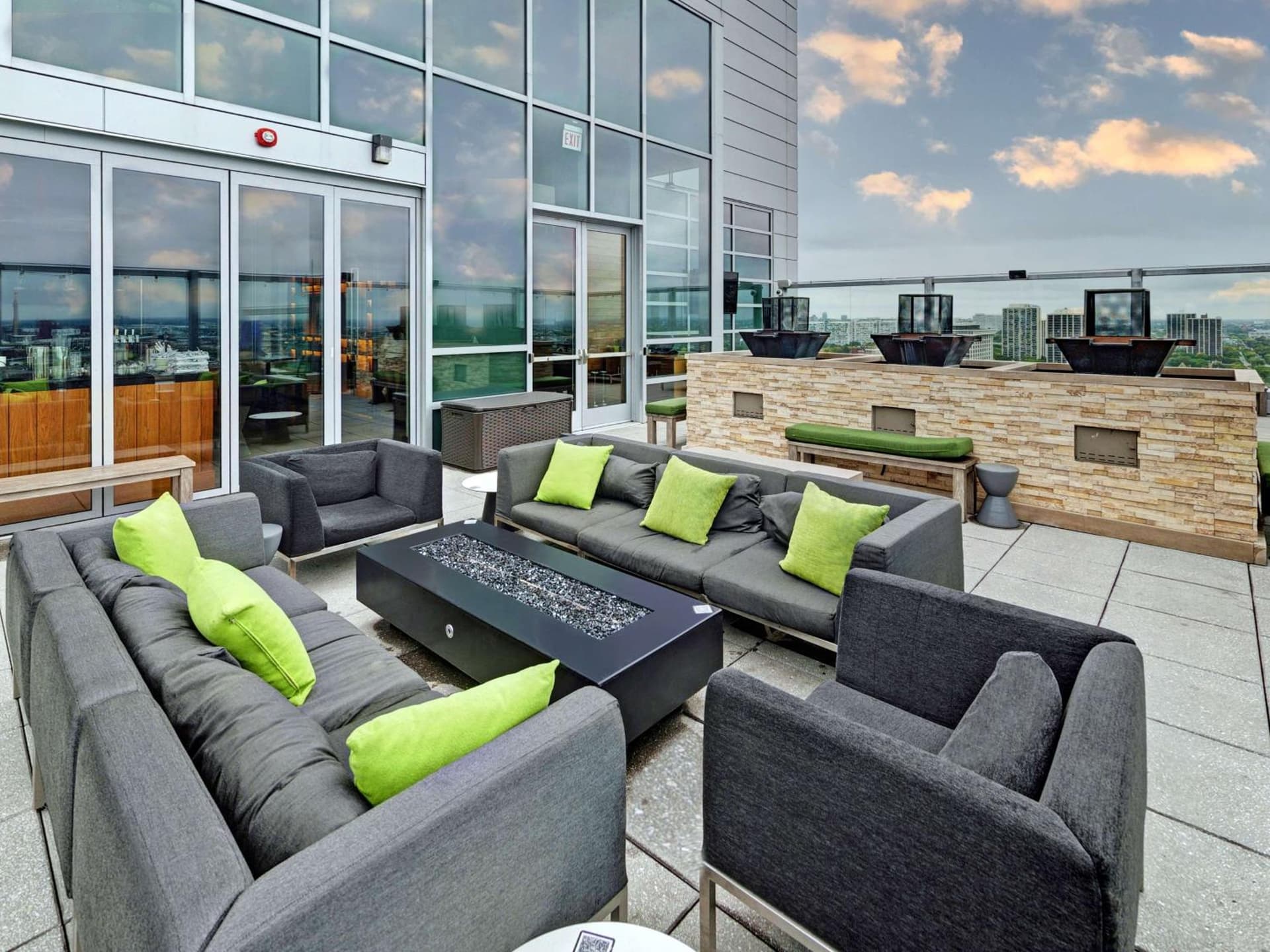 Hilton Garden Inn Chicago McCormick Place property views in Chicago, IL — gallery photo 3