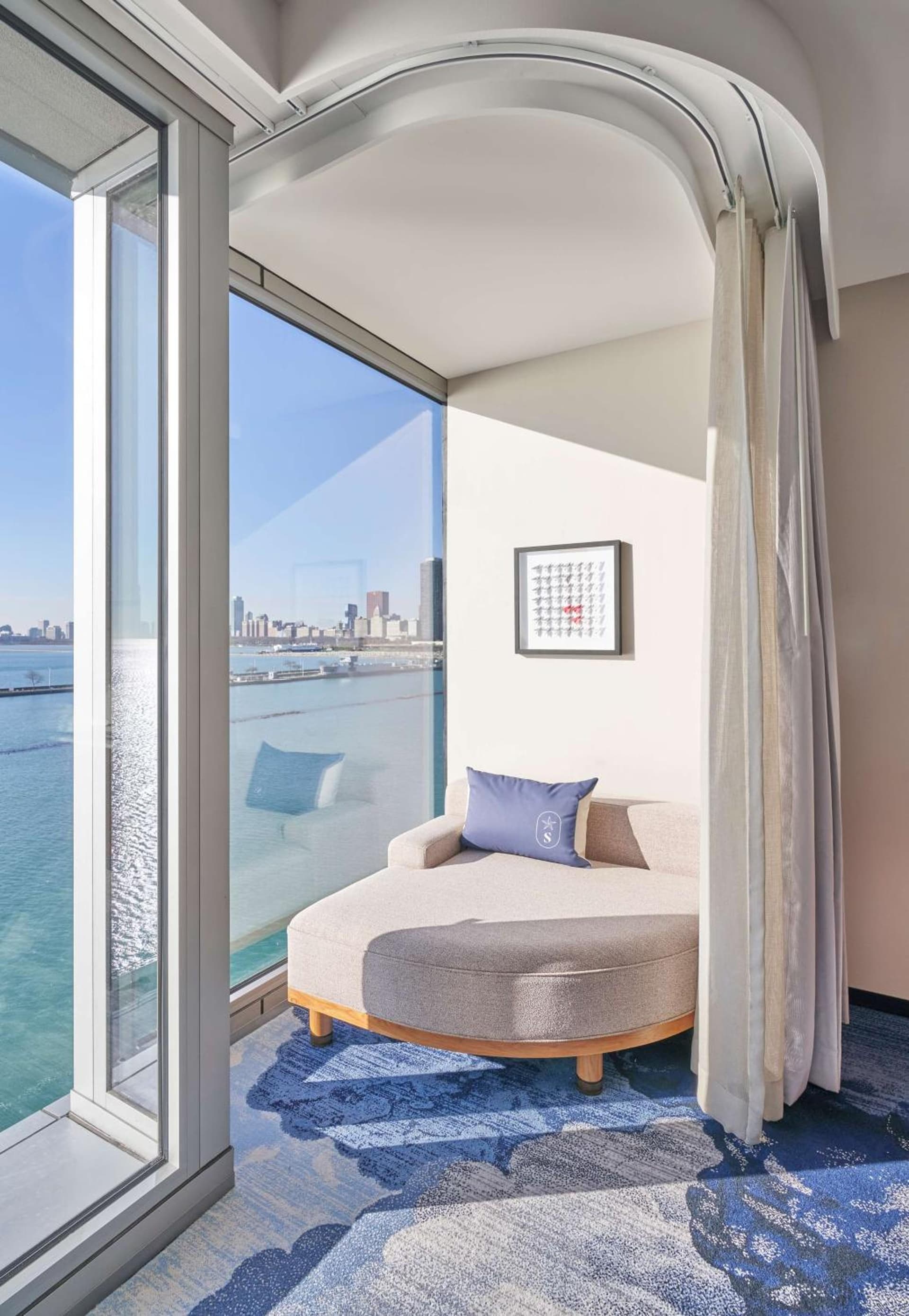 Sable At Navy Pier Chicago, Curio Collection By Hilton interior in Chicago, IL — gallery photo 2