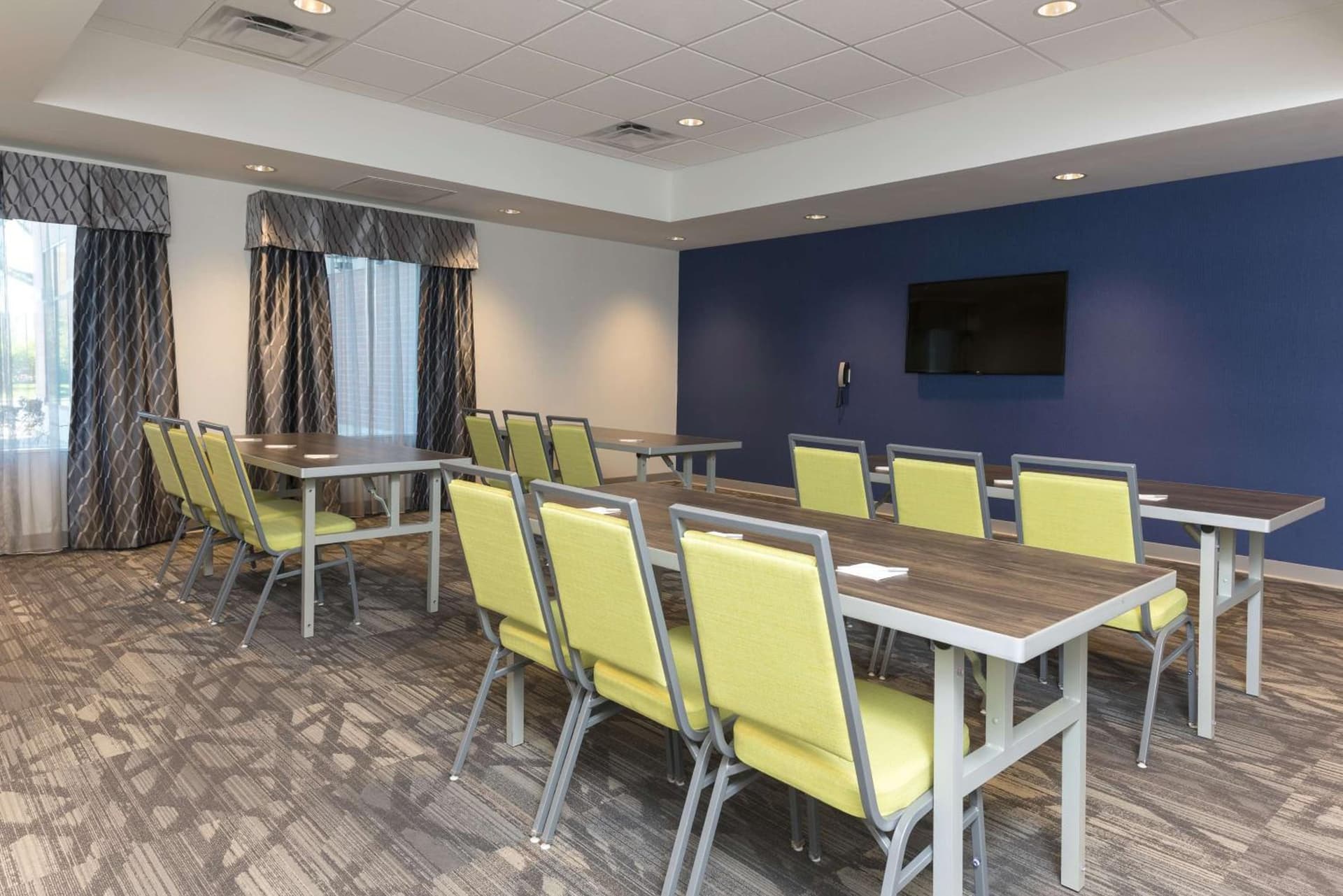 Hampton Inn & Suites Chicago Schaumburg gallery photo in Schaumburg, IL — image 19