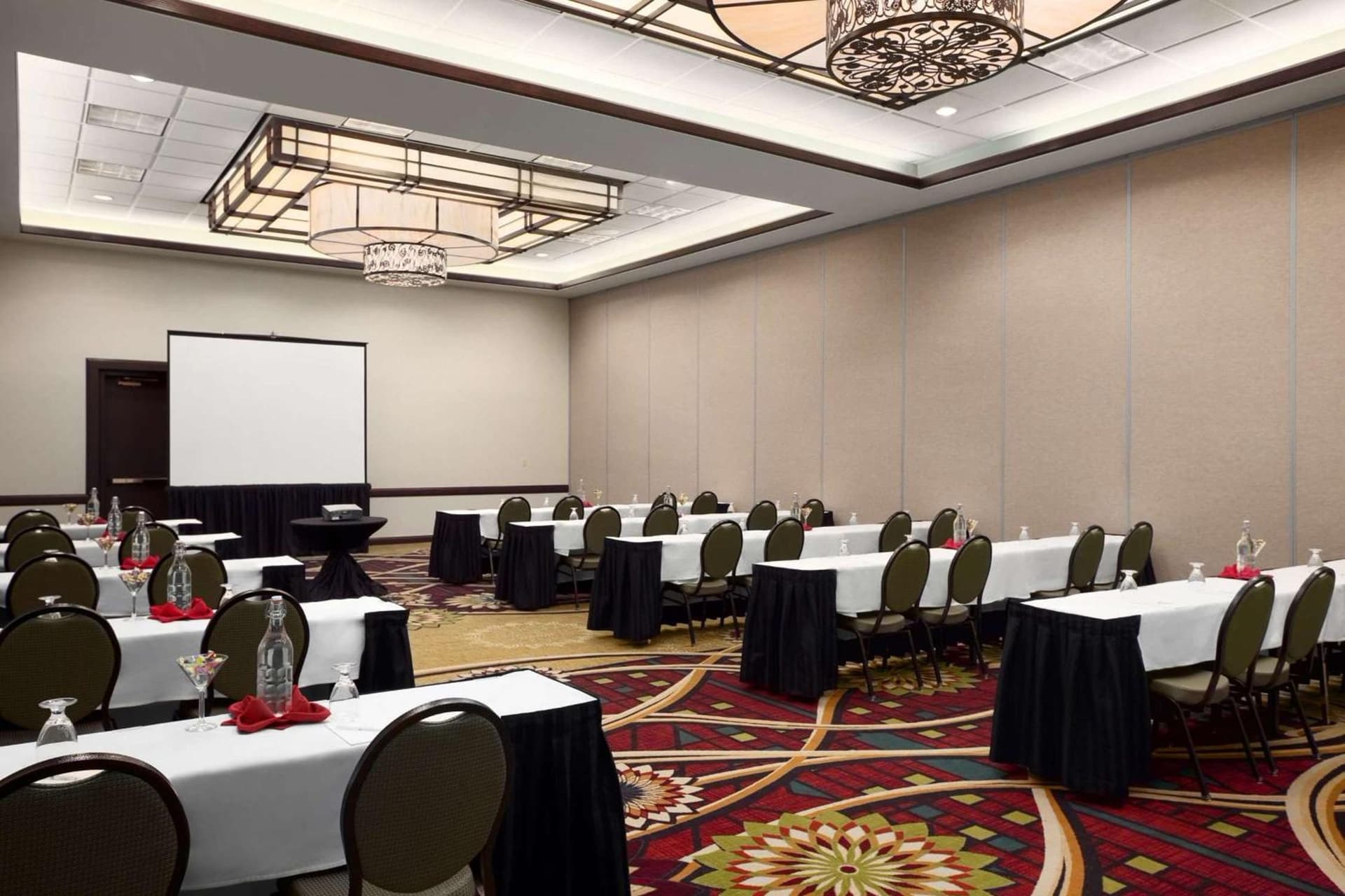 Embassy Suites by Hilton Chicago O'Hare Rosemont gallery photo in Rosemont, IL — image 28