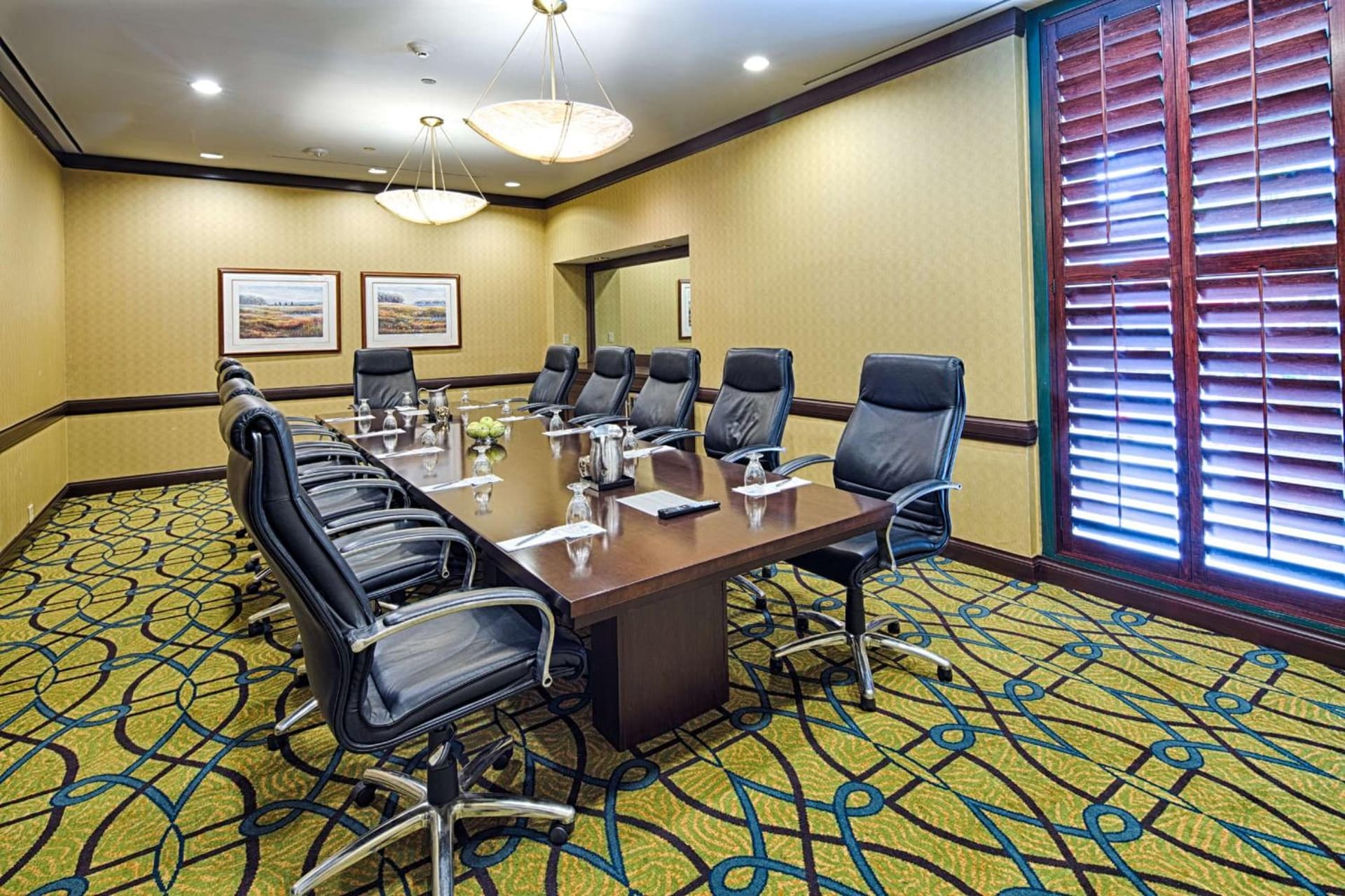 Embassy Suites by Hilton Chicago O'Hare Rosemont gallery photo in Rosemont, IL — image 14