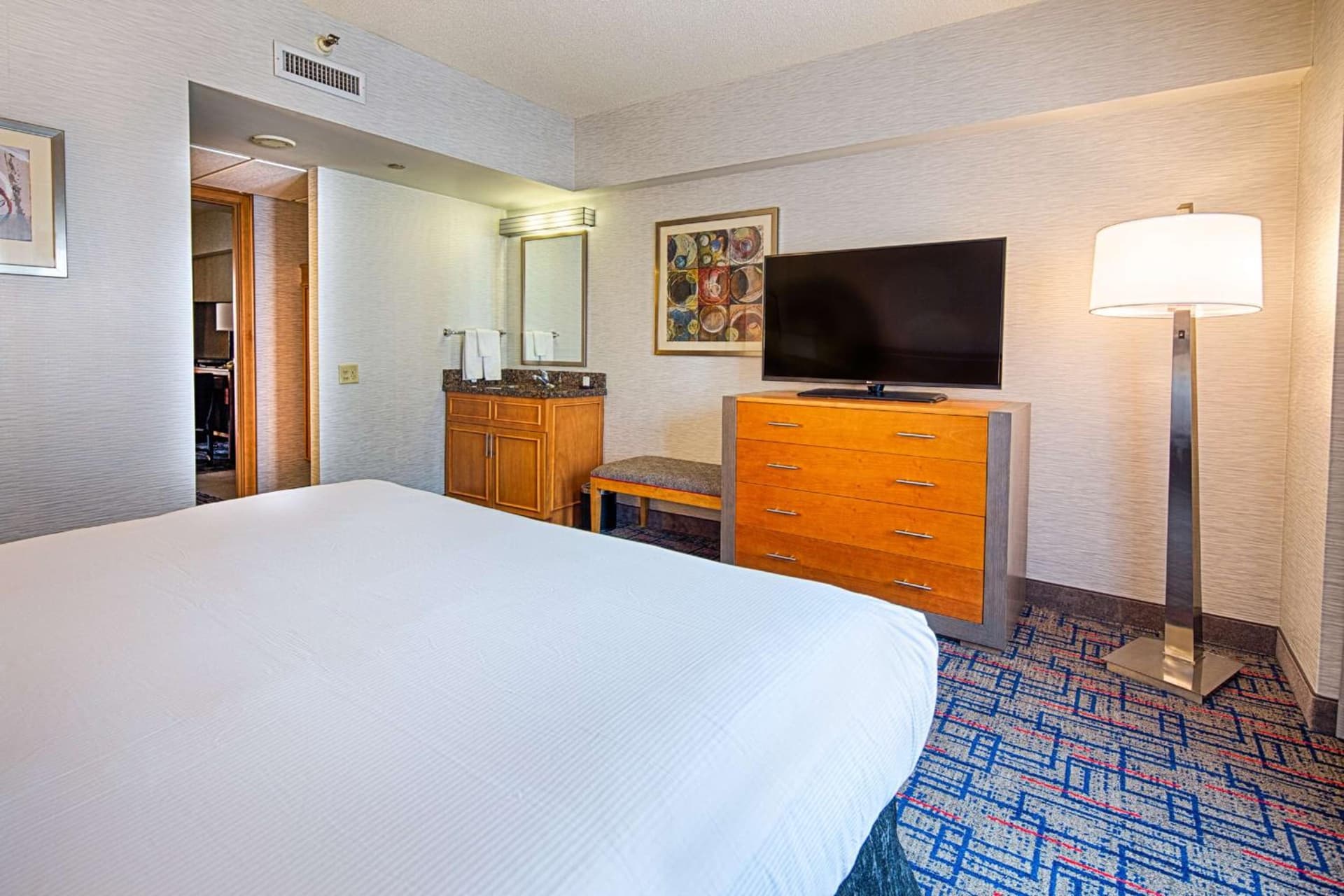 Embassy Suites by Hilton Chicago O'Hare Rosemont gallery photo in Rosemont, IL — image 37