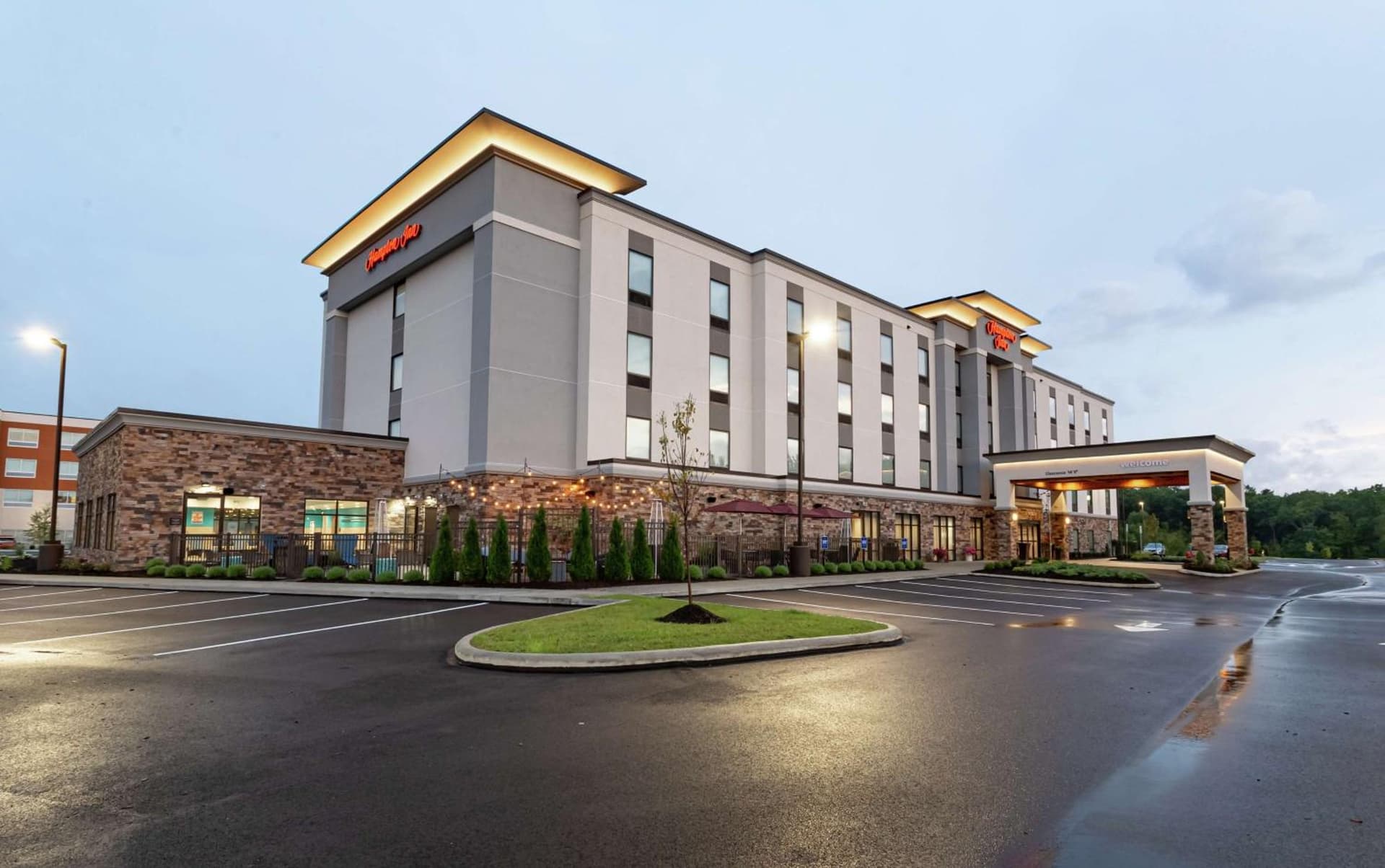 Hampton Inn Madison, OH interior in Madison, OH — gallery photo 2