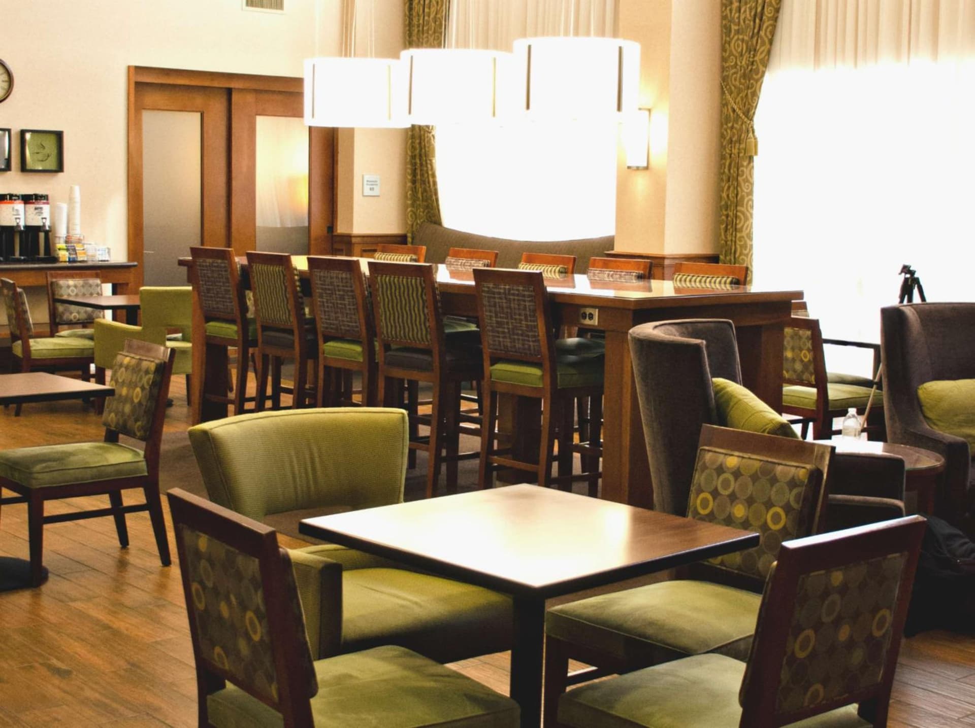 Hampton Inn & Suites College Station interior in College Station, TX — gallery photo 2