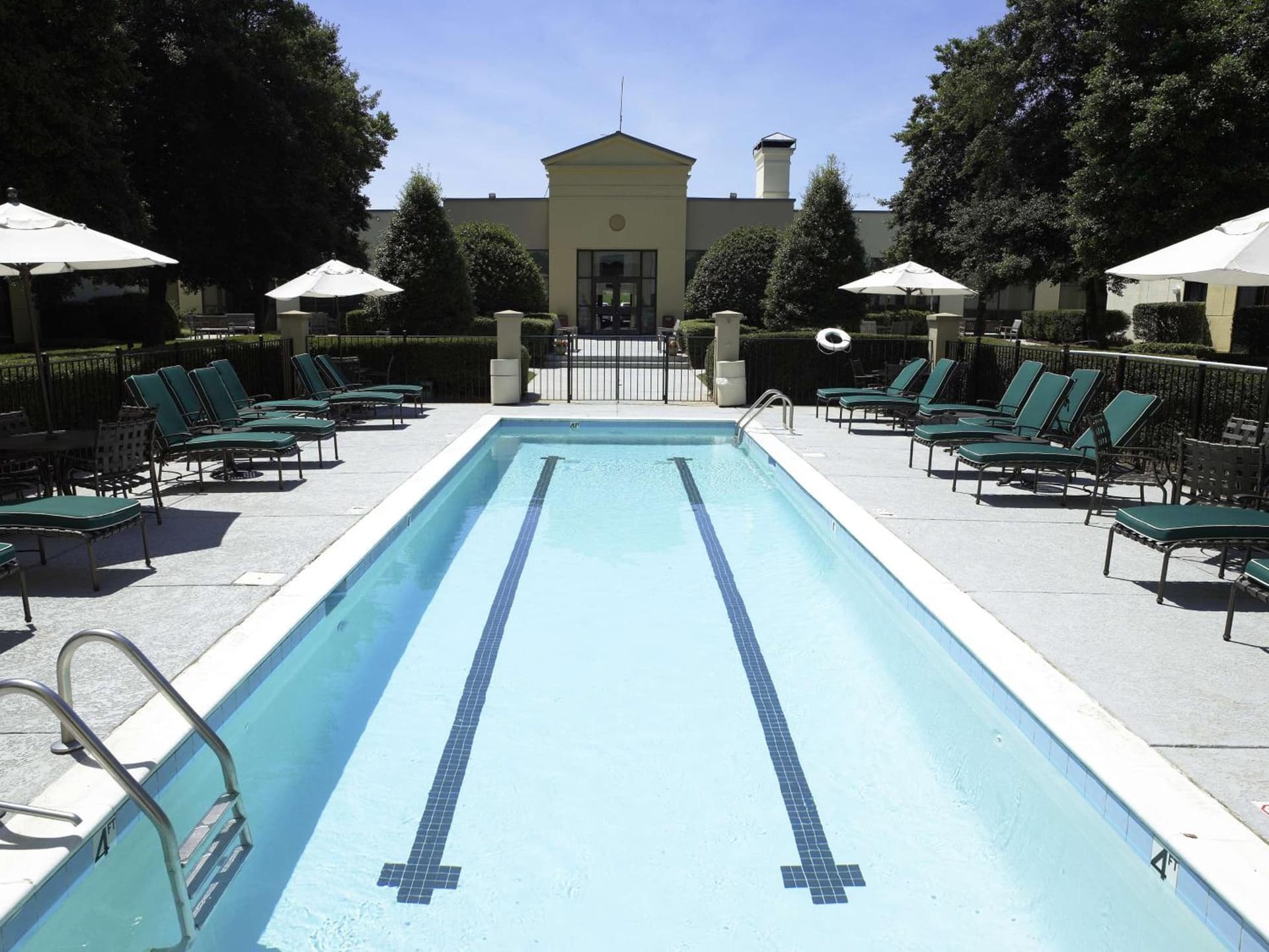 DoubleTree by Hilton Charlotte Airport gallery photo in Charlotte, NC — image 18