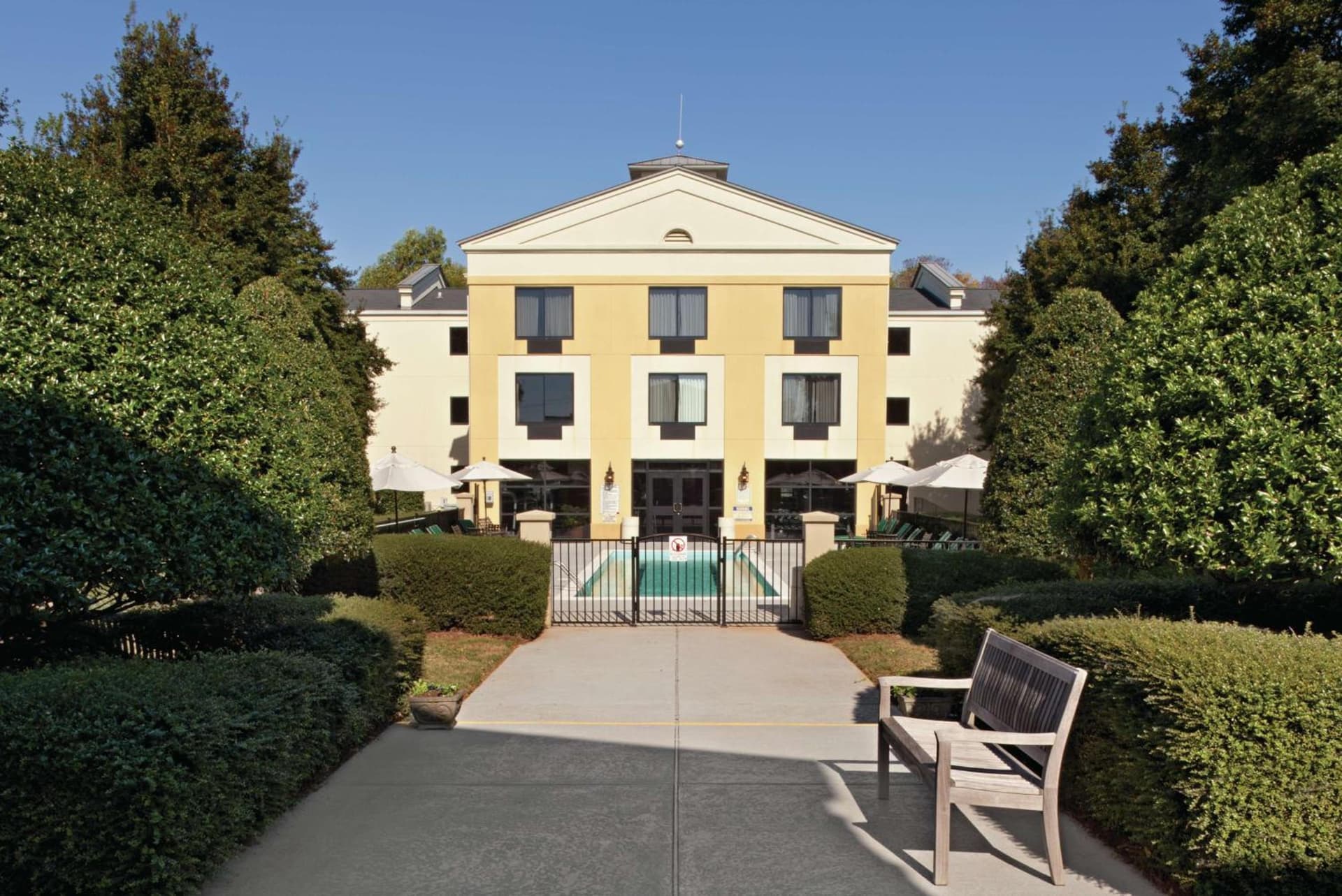 DoubleTree by Hilton Charlotte Airport gallery photo in Charlotte, NC — image 20