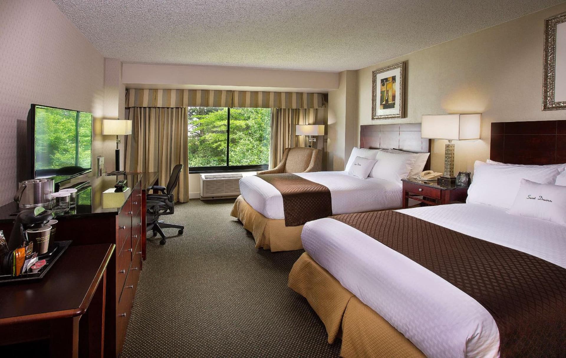 DoubleTree by Hilton Charlotte Airport gallery photo in Charlotte, NC — image 10