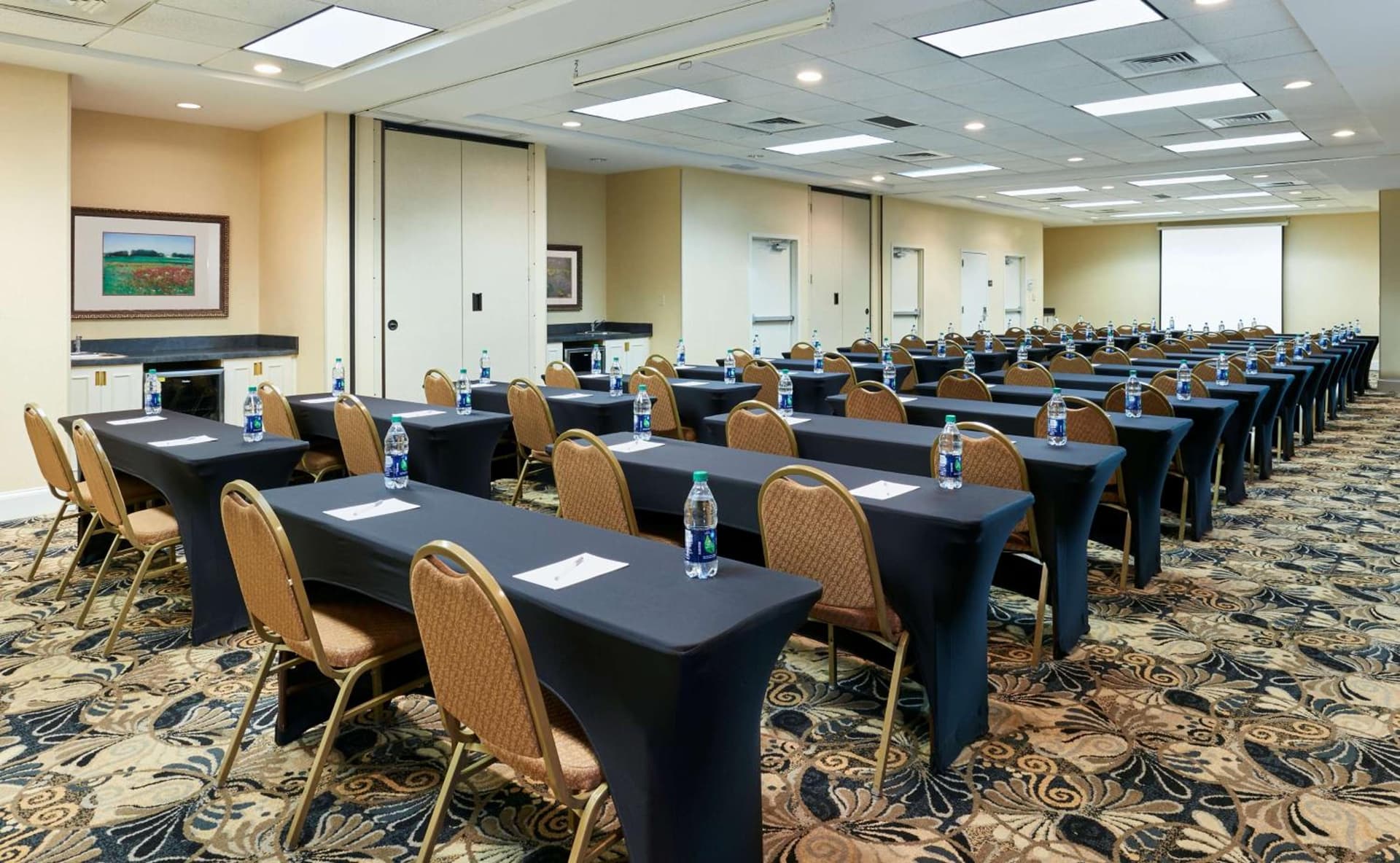 Hampton Inn & Suites Concord-Charlotte interior in Concord, NC — gallery photo 2