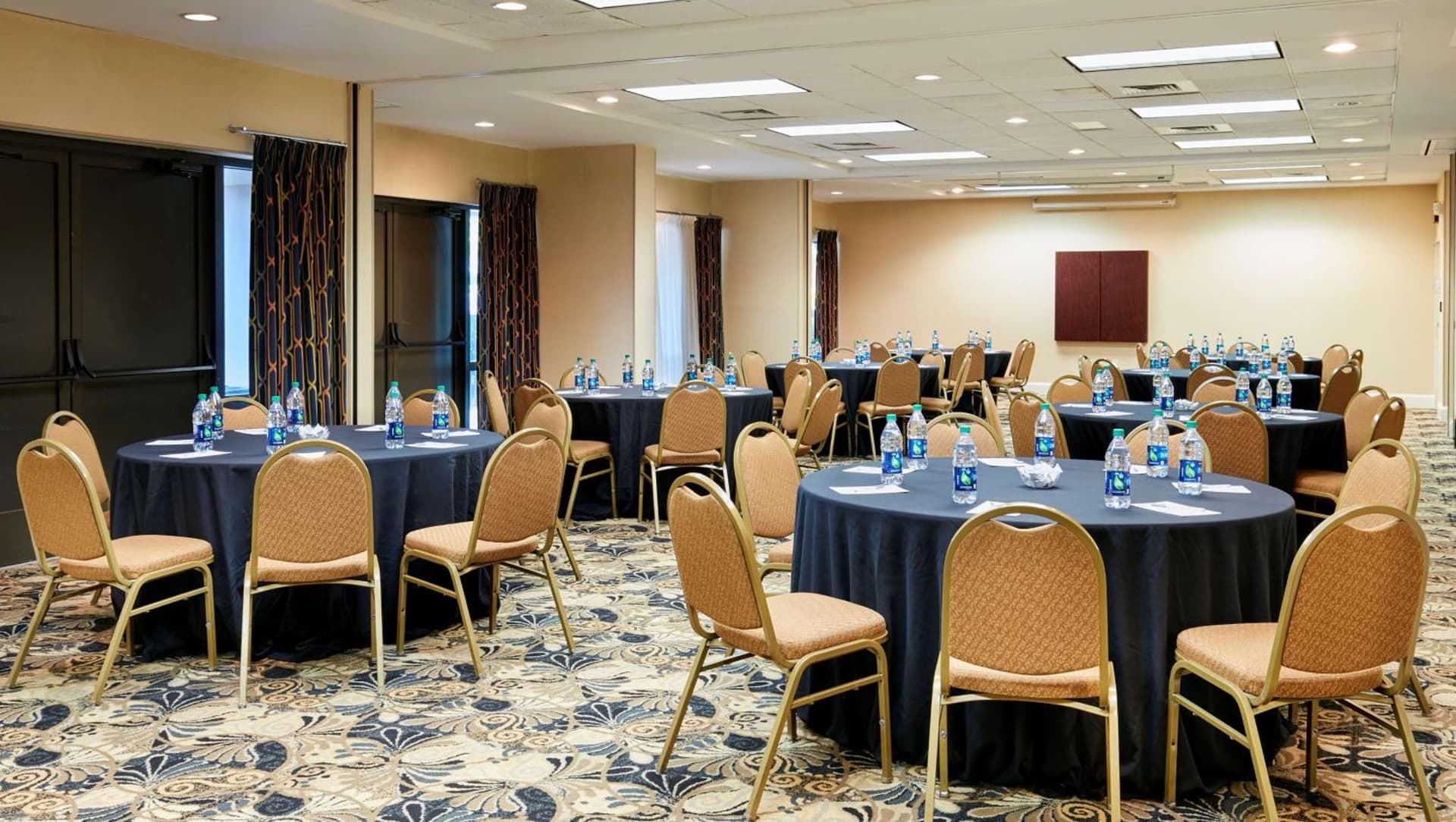 Hampton Inn & Suites Concord-Charlotte gallery photo in Concord, NC — image 17