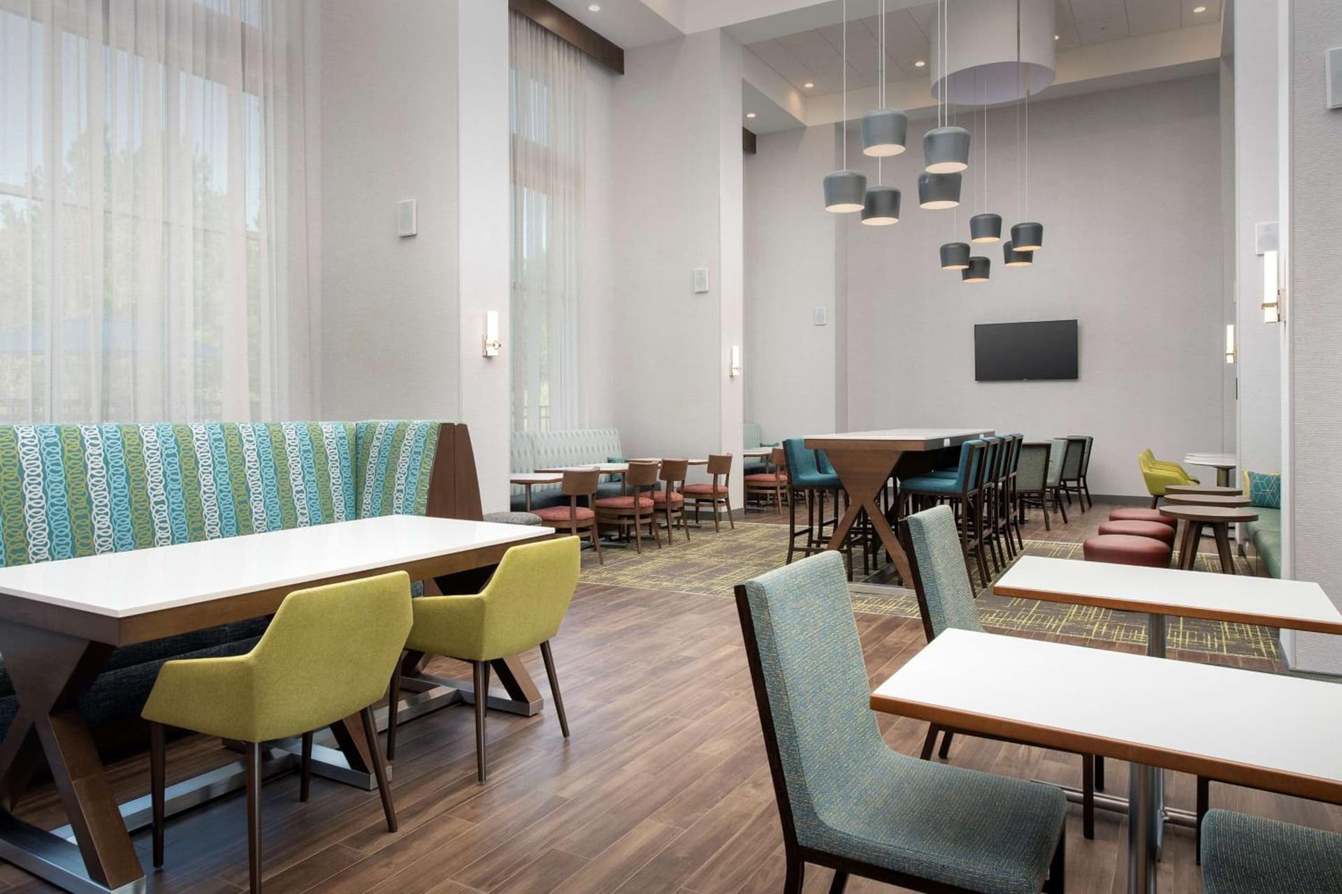 Hampton Inn & Suites Charlotte Airport Lake Pointe gallery photo in Charlotte, NC — image 21
