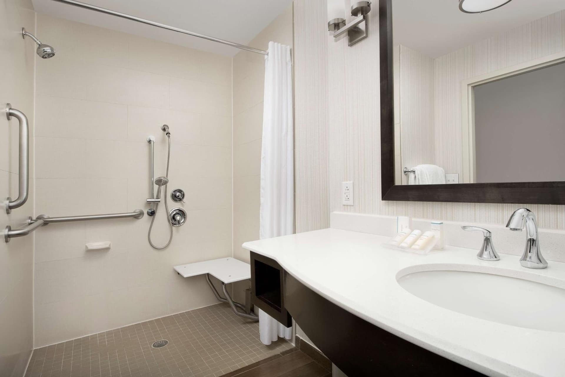 Hilton Garden Inn Charlotte Airport gallery photo in Charlotte, NC — image 10