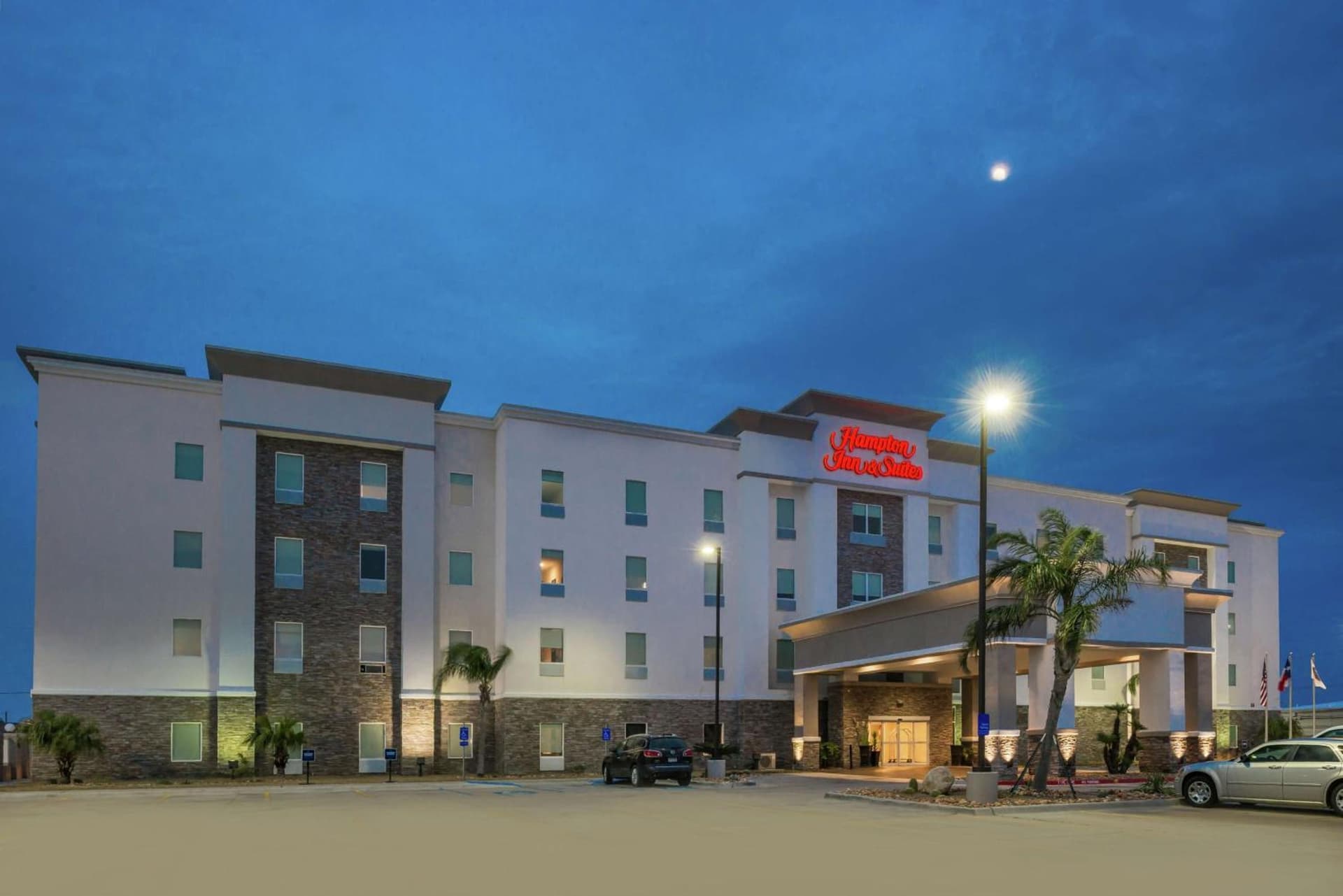 Hampton Inn and Suites Port Aransas property views in Port Aransas, TX — gallery photo 3