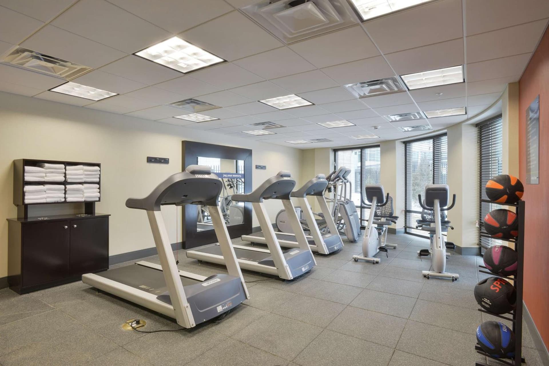 Hampton Inn & Suites - Cincinnati/Kenwood, OH gallery photo in Cincinnati, OH — image 26