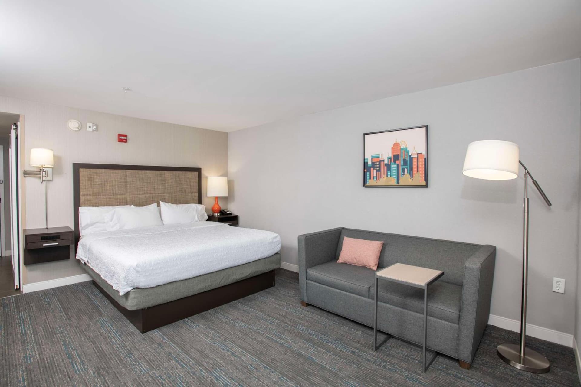 Hampton Inn & Suites - Cincinnati/Kenwood, OH interior in Cincinnati, OH — gallery photo 2