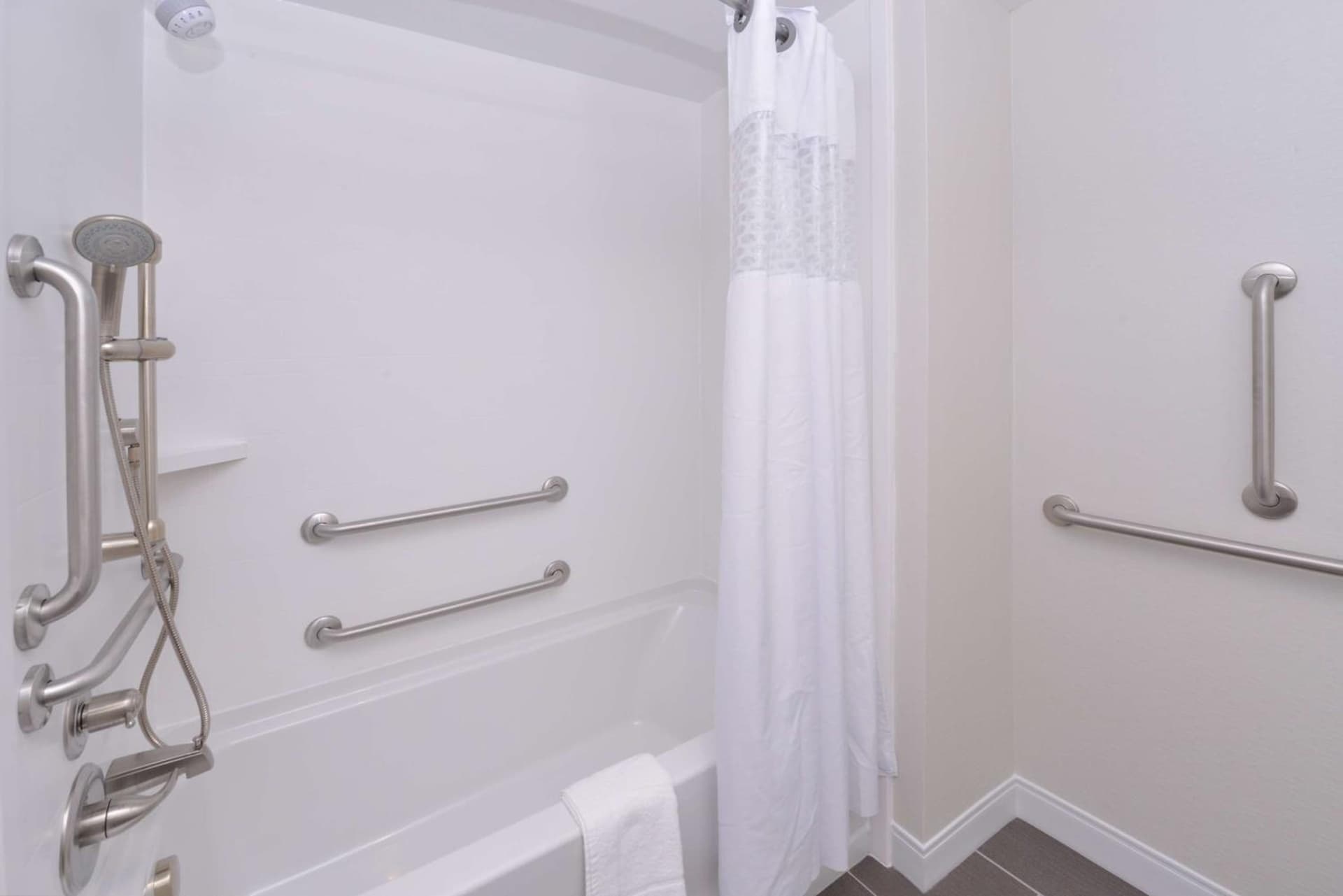 Hampton Inn & Suites Cincinnati-Mason, Ohio gallery photo in Mason, OH — image 41