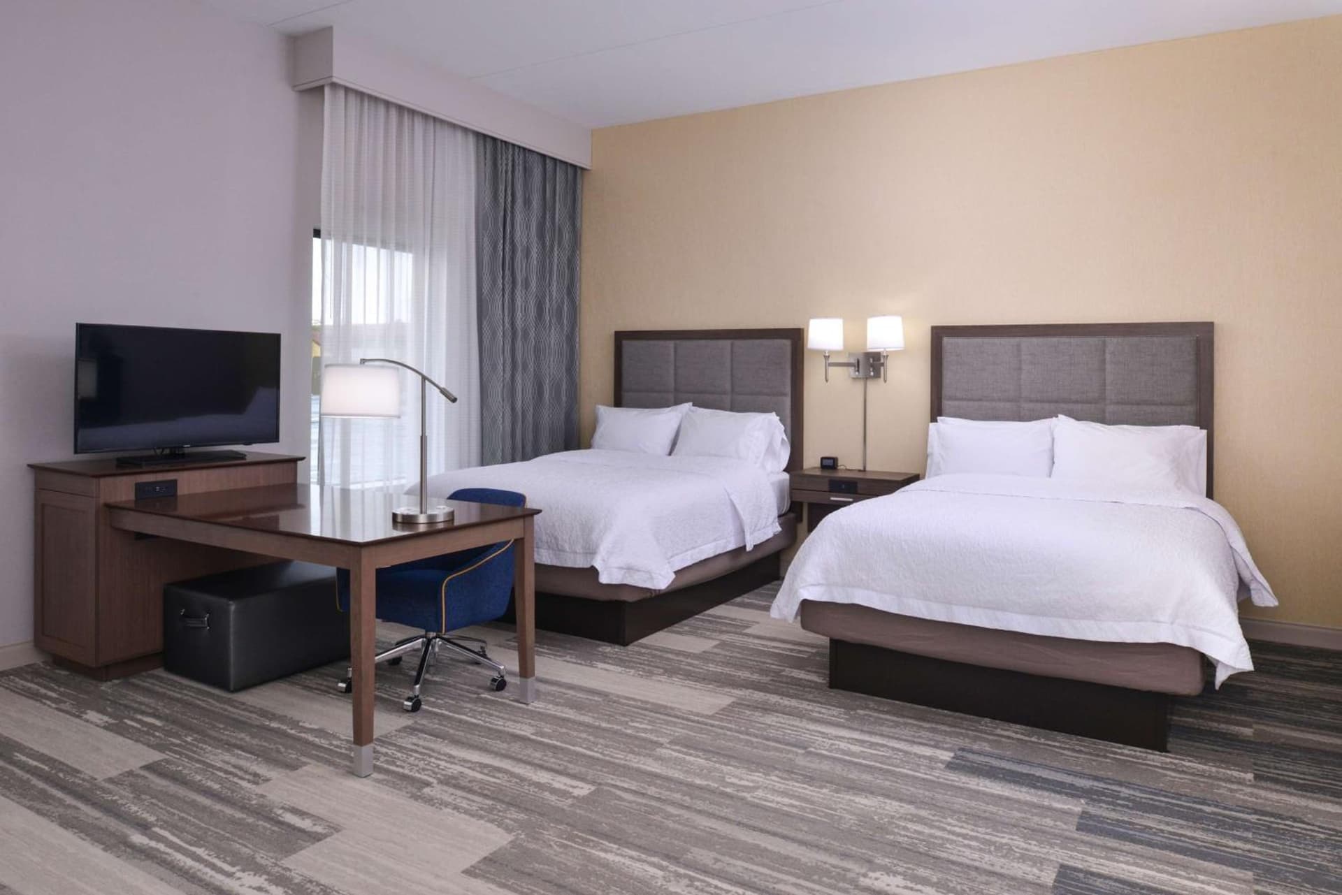 Hampton Inn & Suites Cincinnati-Mason, Ohio interior in Mason, OH — gallery photo 2